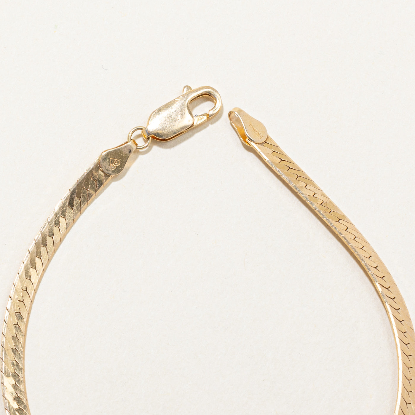 Bracelet à chevrons en or jaune 14 carats | 8 pouces |