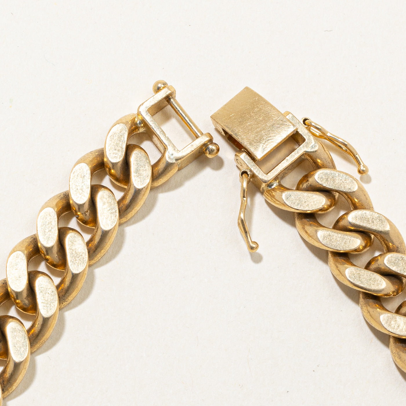 18k Japanese Hallmarked Yellow Gold Cuban Link Bracelet | 8" |