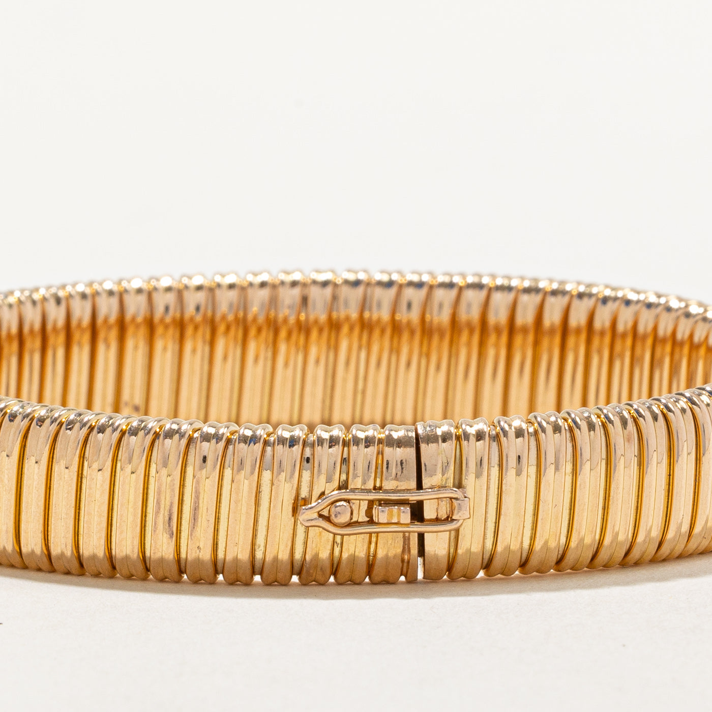 Vintage 18k Gold Wide Gas Pipe Bracelet | 7.75" |