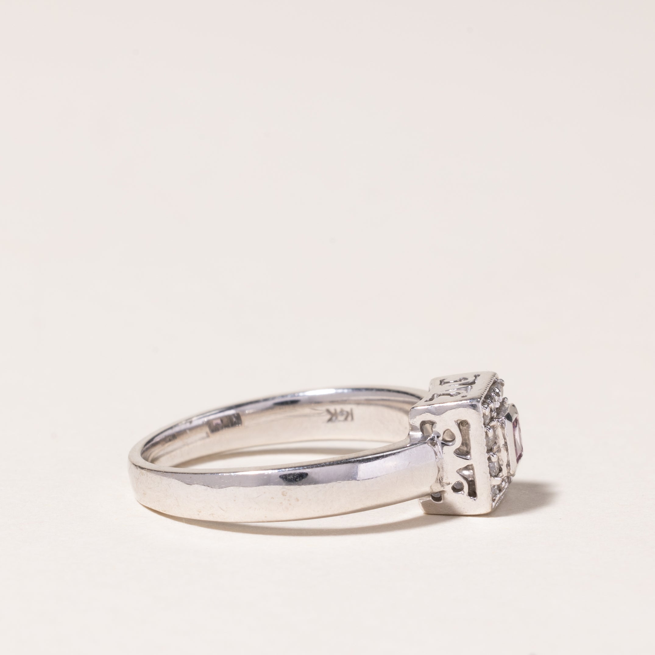 Bague en or blanc 14 carats, topaze rose et diamants | 0,09 ct, 0,06 ct au total | Taille 6,5 |