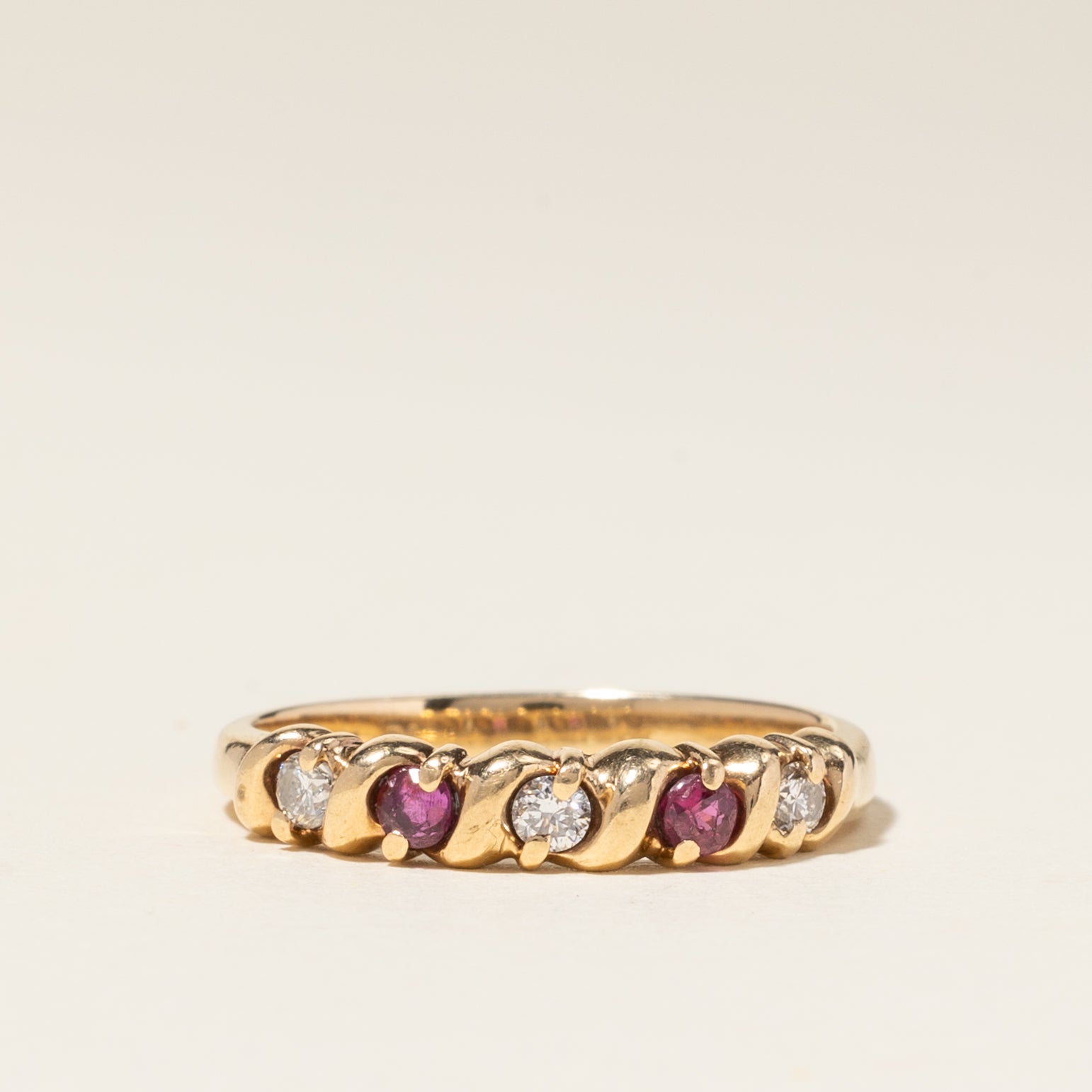 14K Yellow Gold Ruby & Diamond Ring | 0.13ctw, 0.12ctw | SZ 6 |