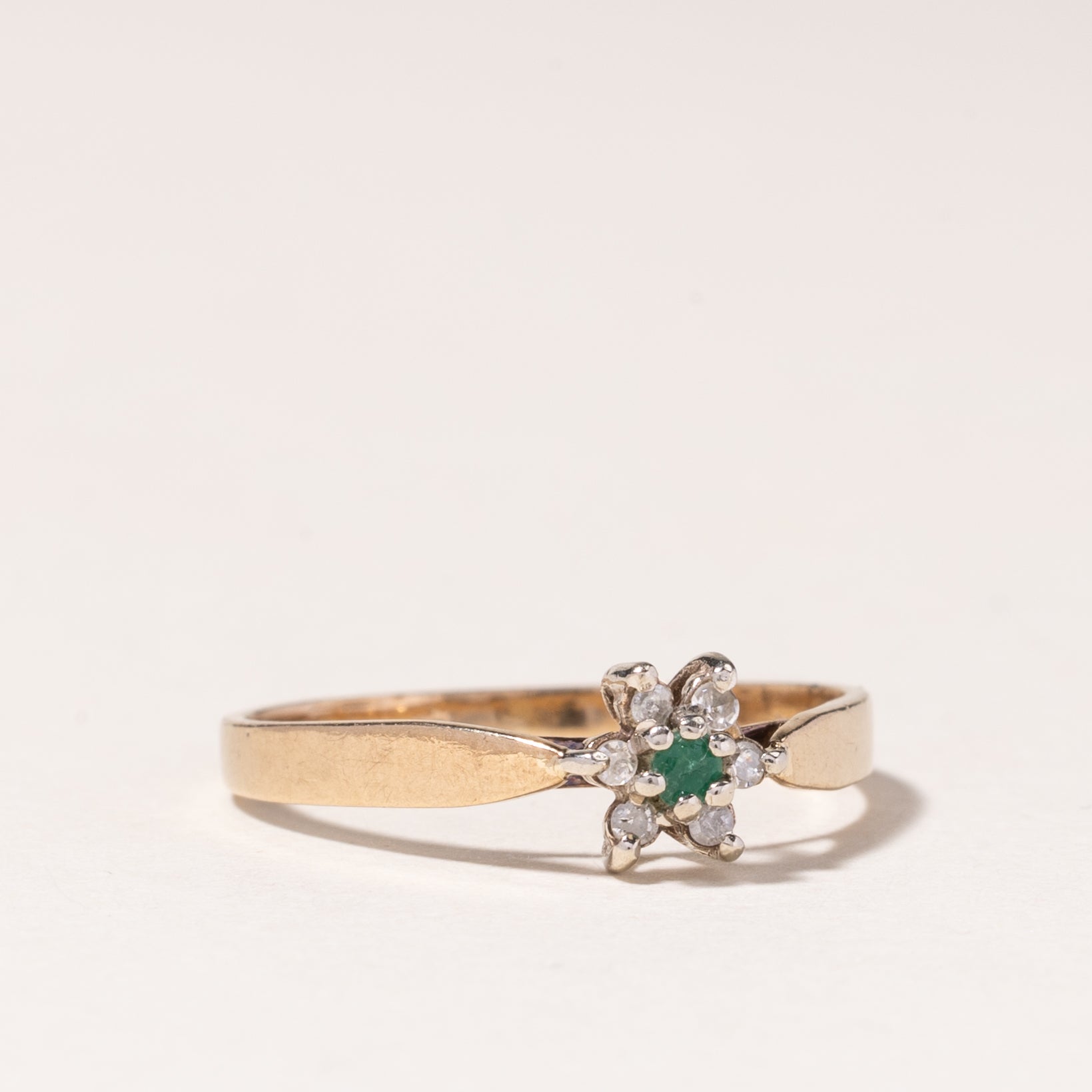 8k Yellow Gold Emerald & Diamond Ring | 0.03ct, 0.03ctw | SZ5.75 |