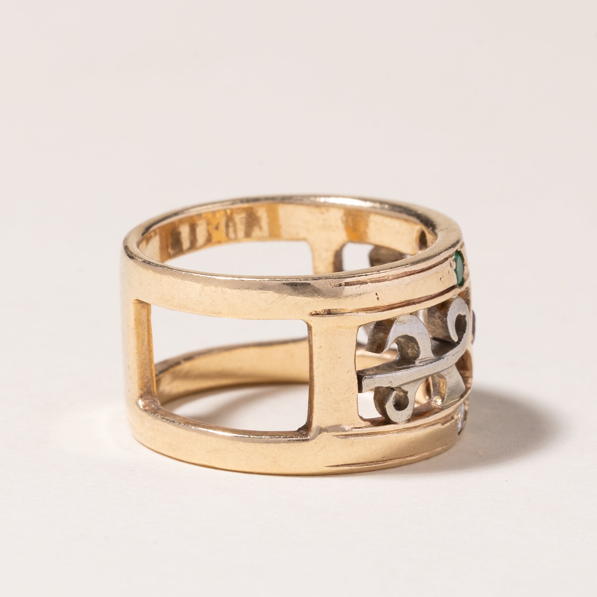 Bague en or jaune 10 carats sertie de plusieurs pierres précieuses | 0,15 ct, 0,11 ct, 0,12 ct | Taille 7 |