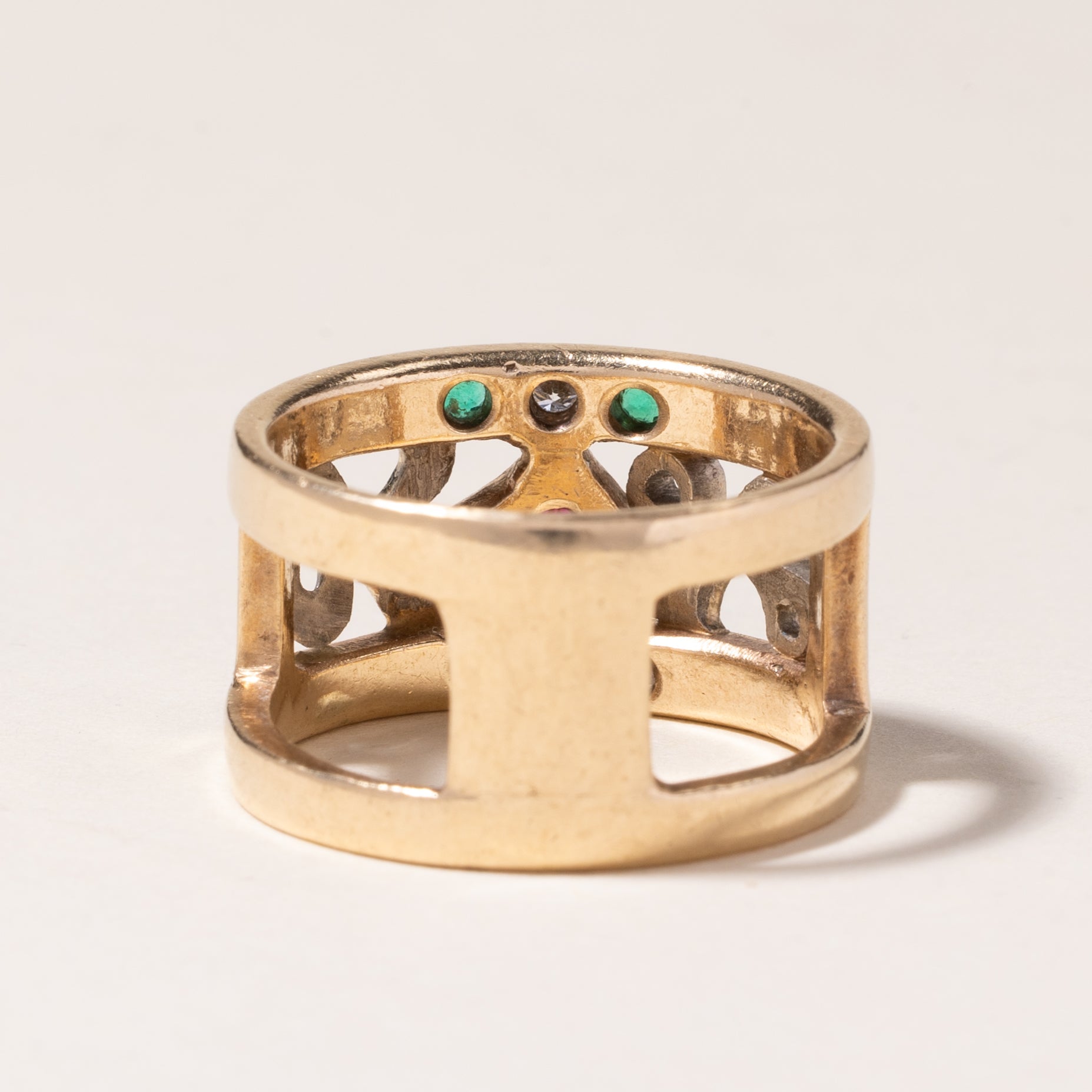 Bague en or jaune 10 carats sertie de plusieurs pierres précieuses | 0,15 ct, 0,11 ct, 0,12 ct | Taille 7 |