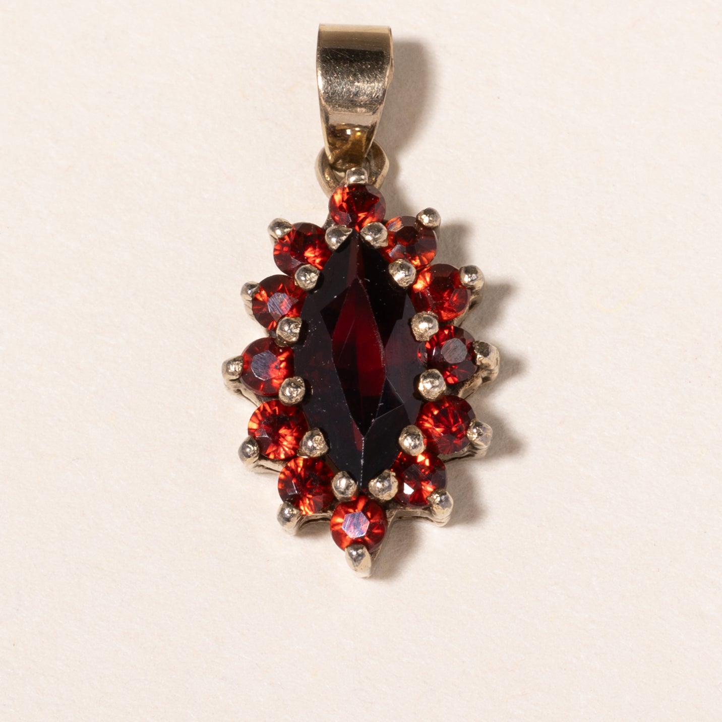 8K Yellow Gold Garnet Pendant | 1.57ctw |