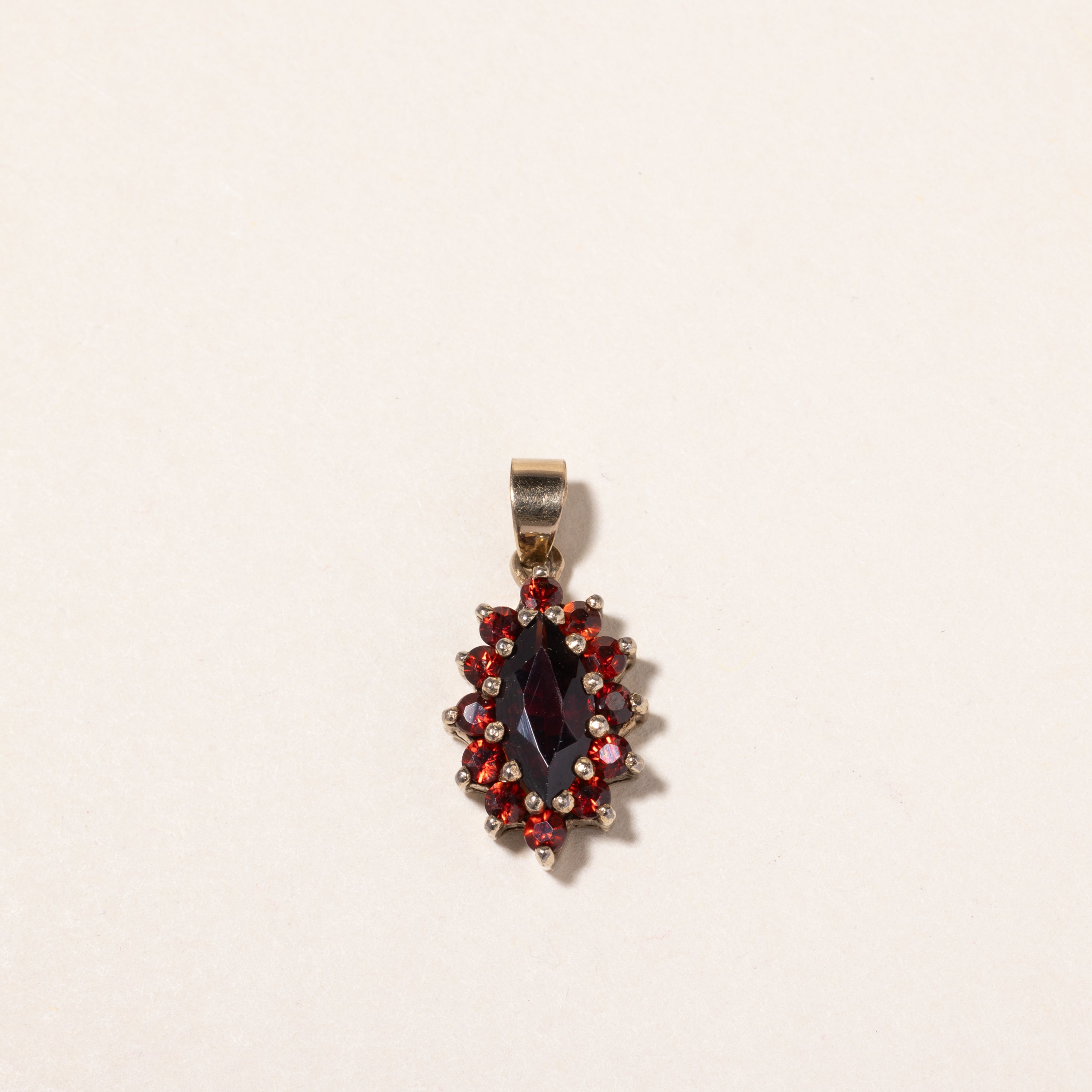 8K Yellow Gold Garnet Pendant | 1.57ctw |