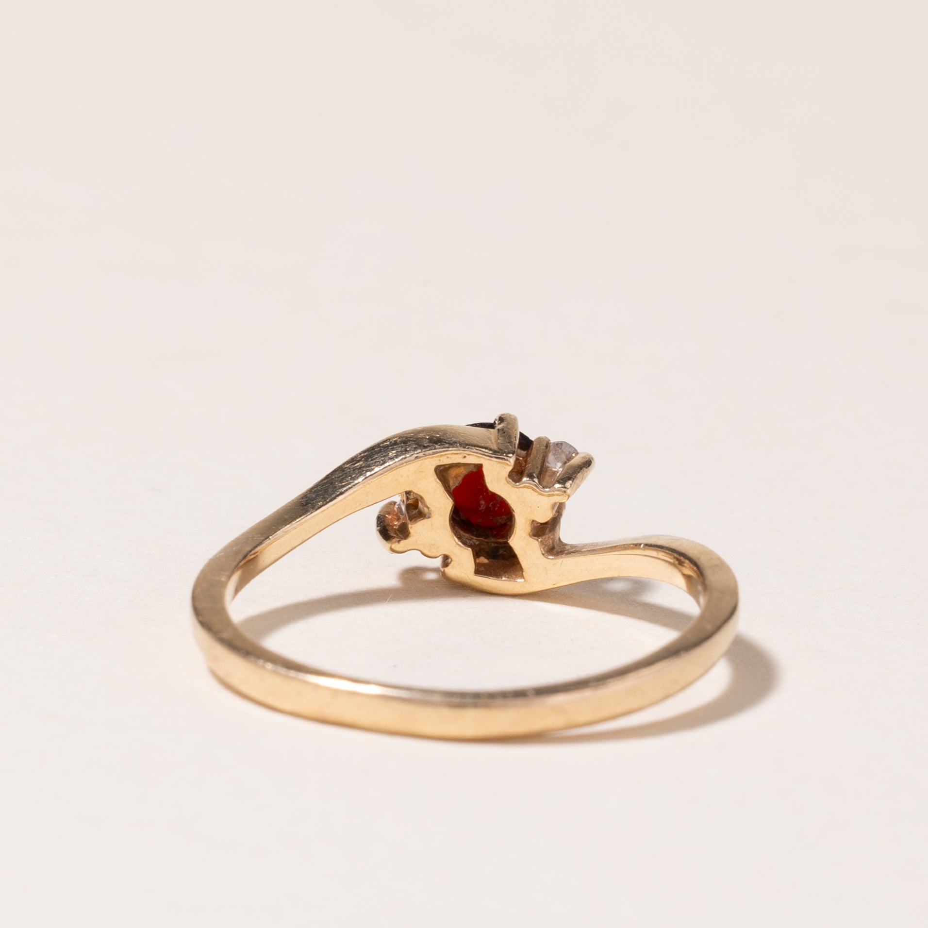 10K Yellow Gold Garnet & Diamond Ring | 0.41ct, 0.01ctw | SZ 5.25 |