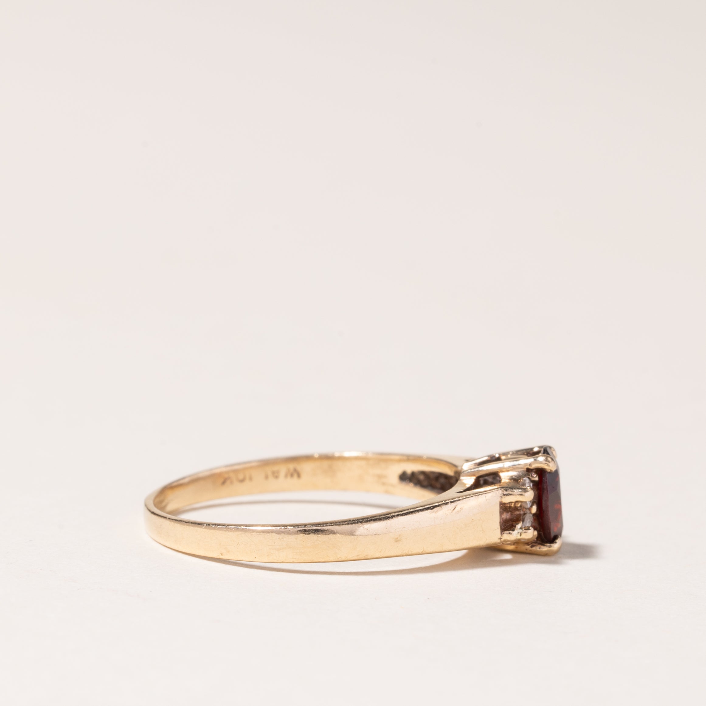 10K Yellow Gold Garnet & Diamond Ring | 0.47ct, 0.04ctw | SZ 9.5 |