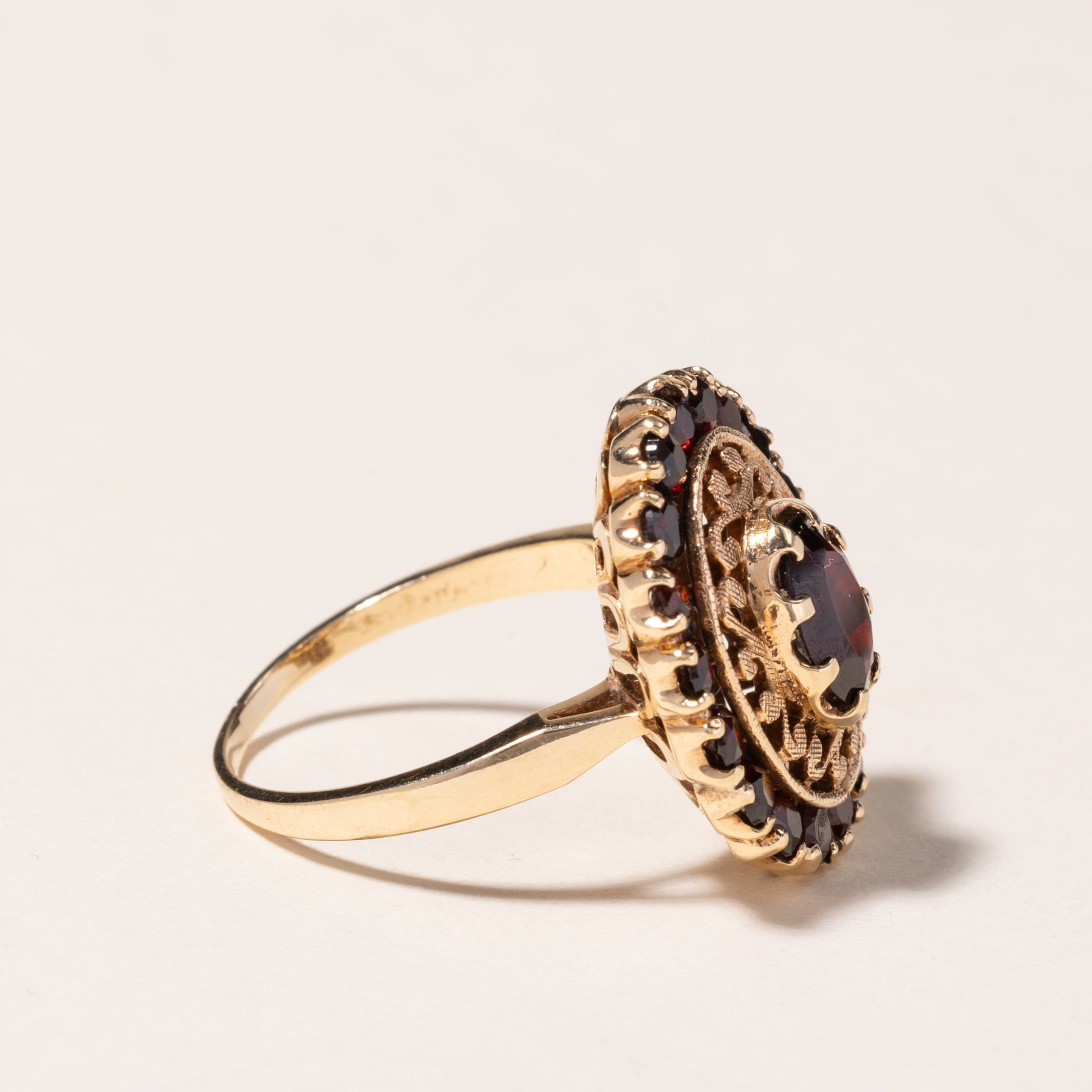 10K Yellow Gold Garnet Ring | 1.62ctw | SZ 6.75