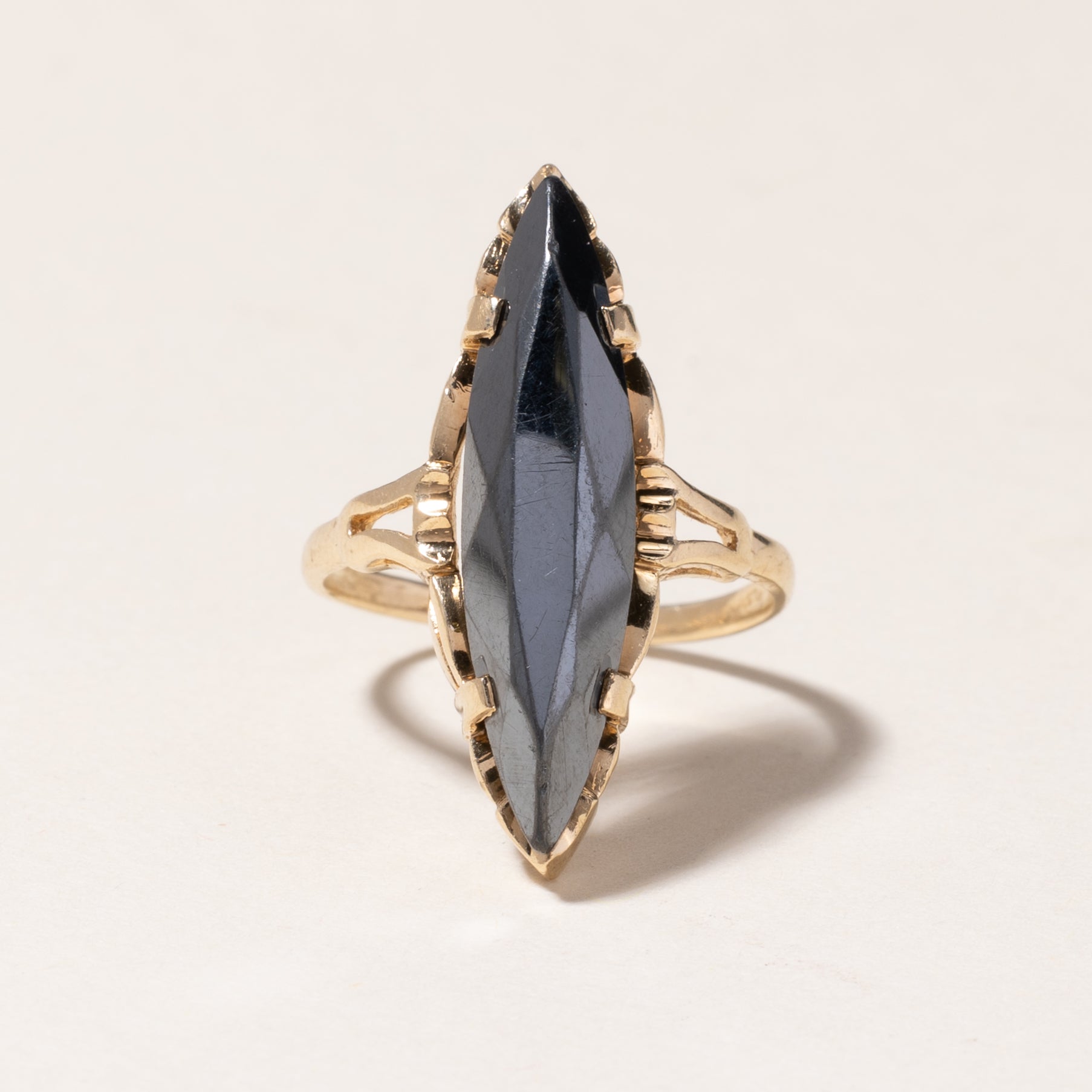 Bague en or jaune 10 carats et hématite | 5,05 ct | Taille 5,75 |