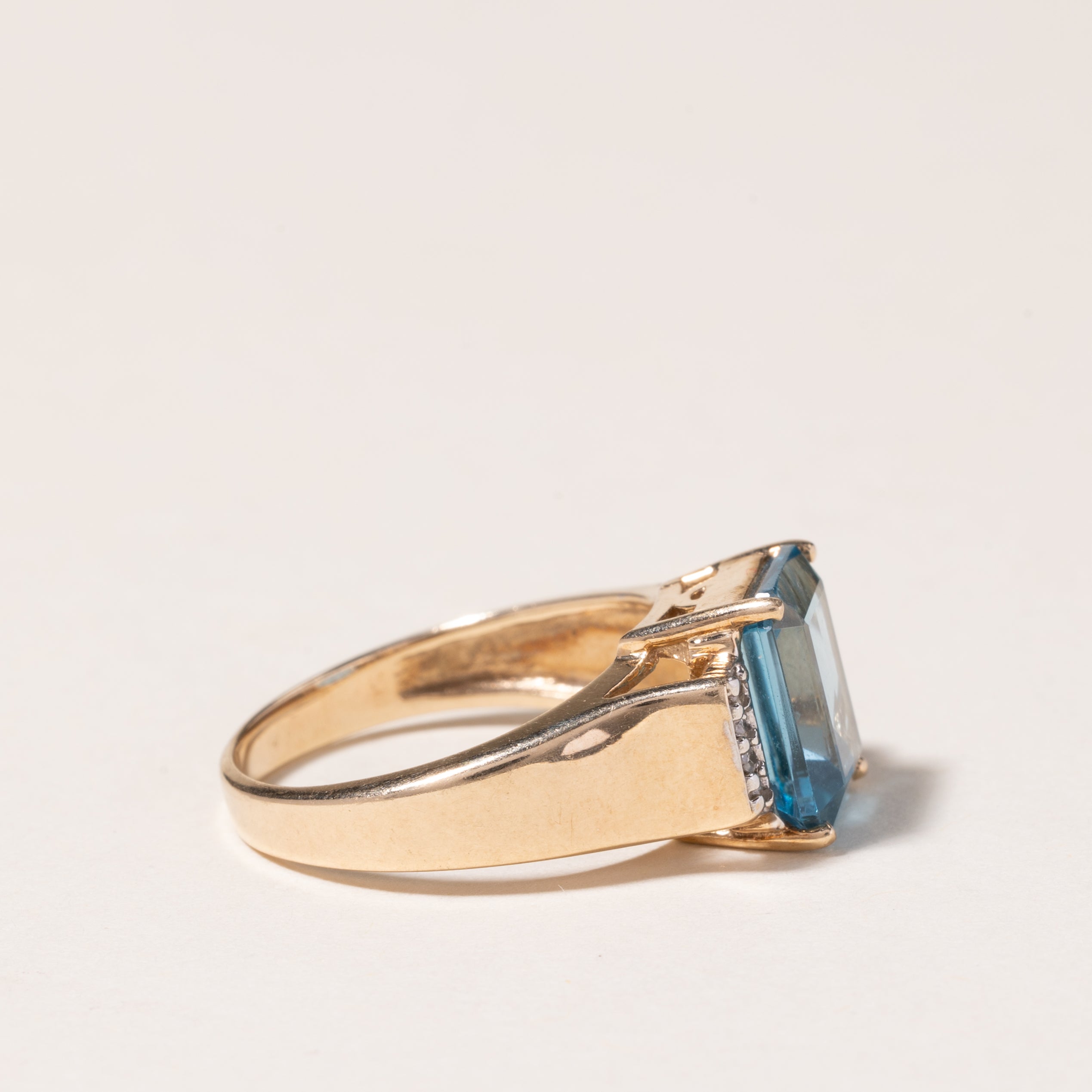 10K Yellow Gold Blue Topaz & Diamond Ring | 3.86ct, 0.04ctw | SZ 6.75