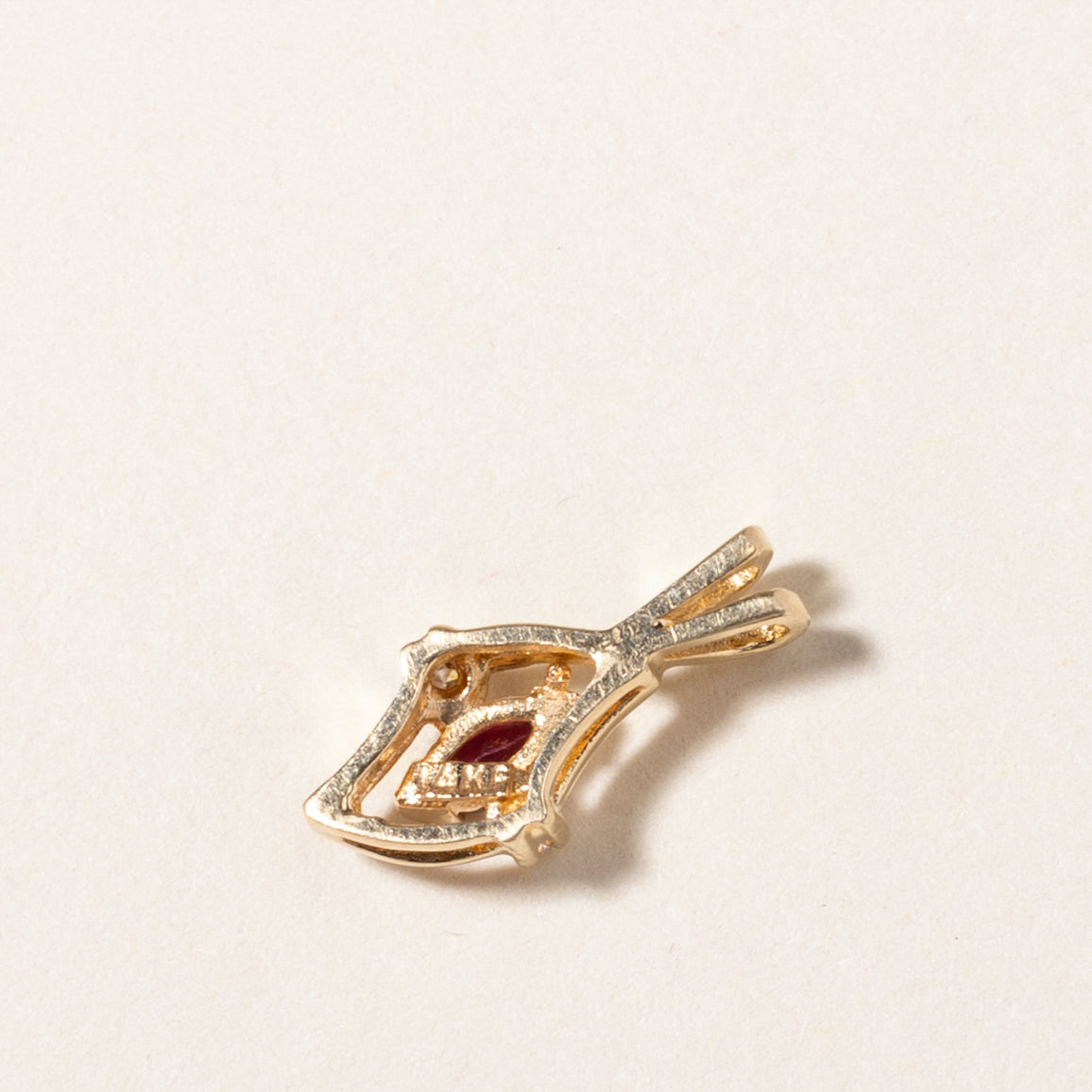 Pendentif en or 14 carats serti d'un rubis taille marquise et de diamants | 0,09 ct, 0,001 ct au total
