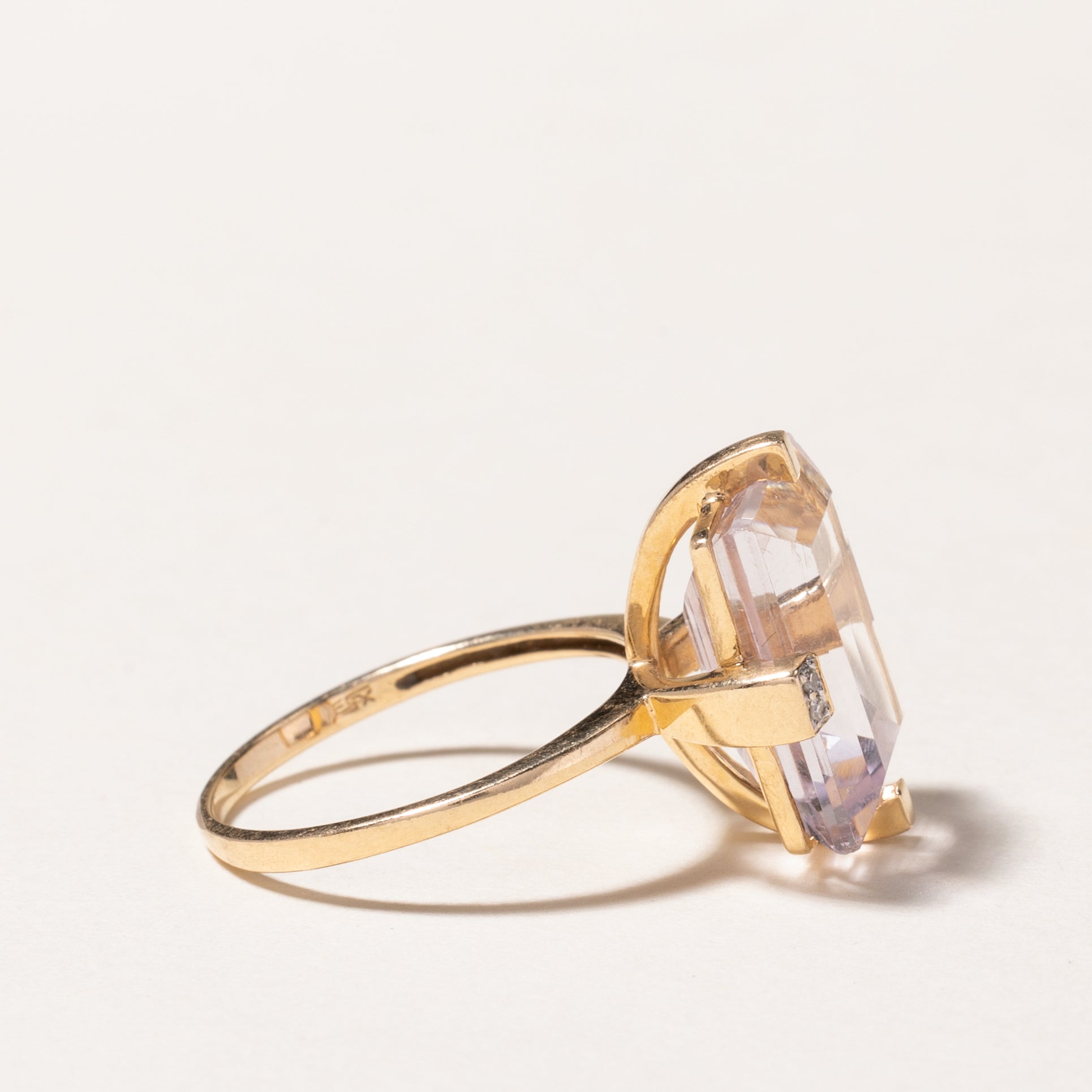 Bague cocktail en or 14 carats avec améthyste et diamants | 0,02 ct | Taille 7