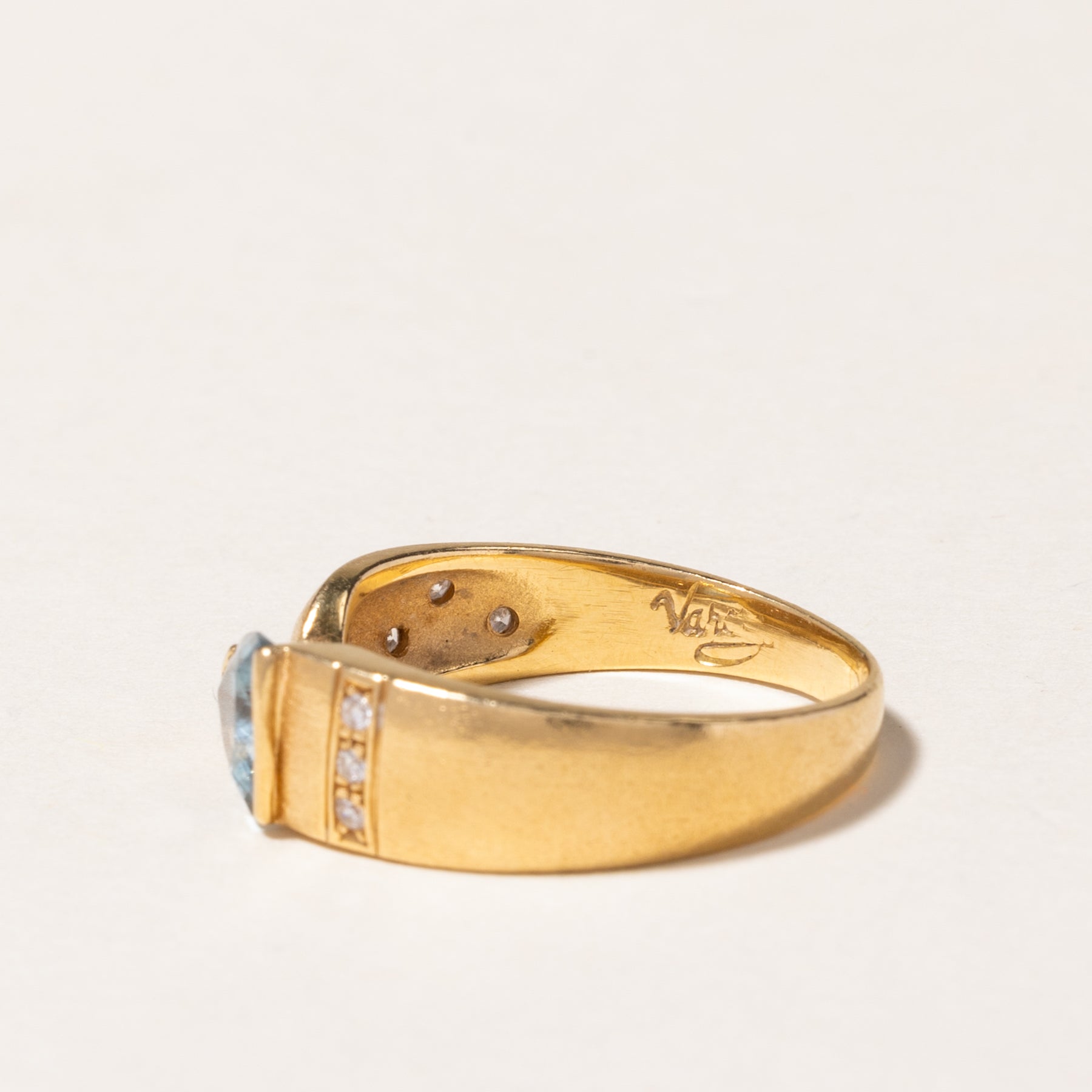 18K Aquamarine & Diamond Ring | 0.84ct, 0.12ctw | SZ 8