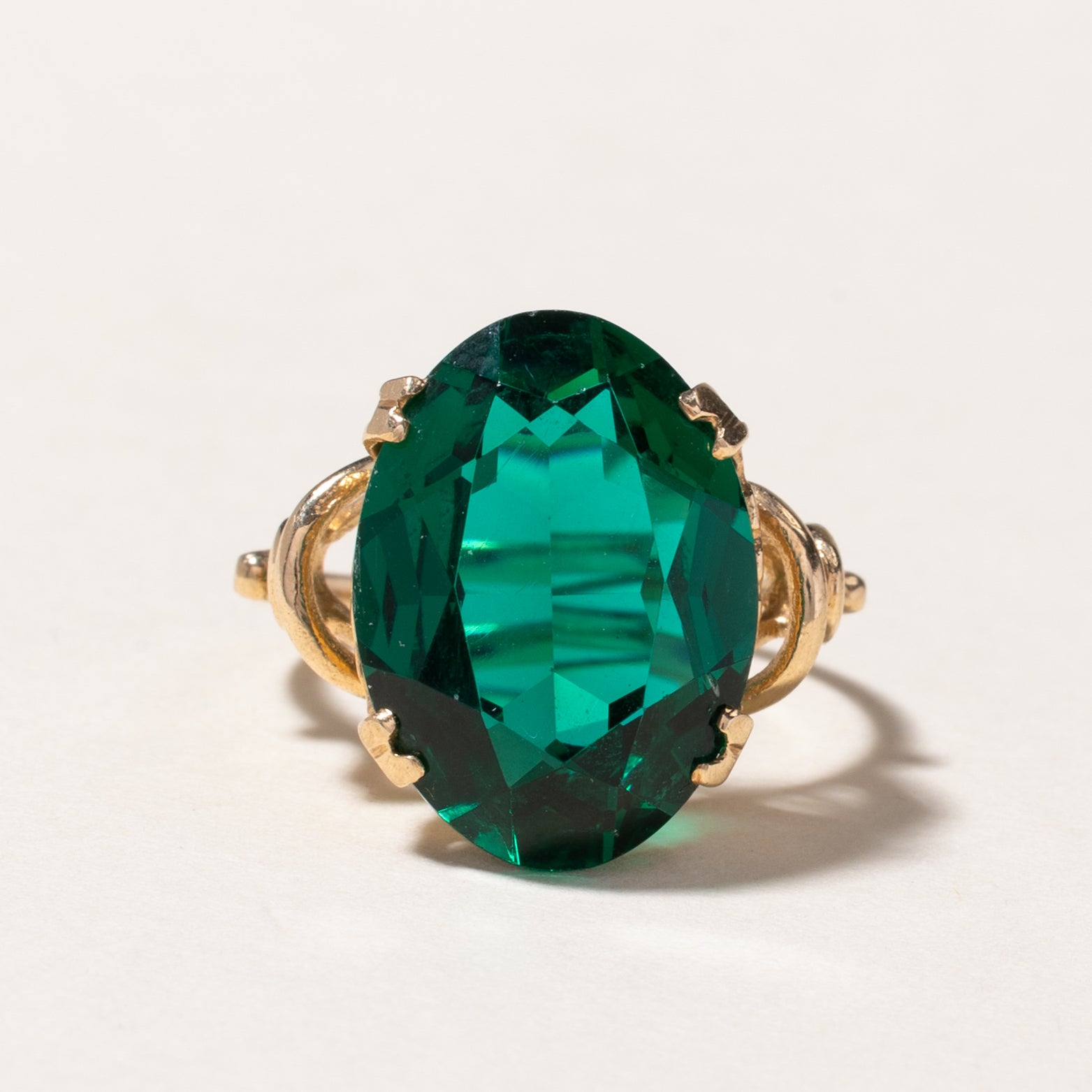 10k Yellow Gold Green Glass Cocktail Ring | SZ 7.5