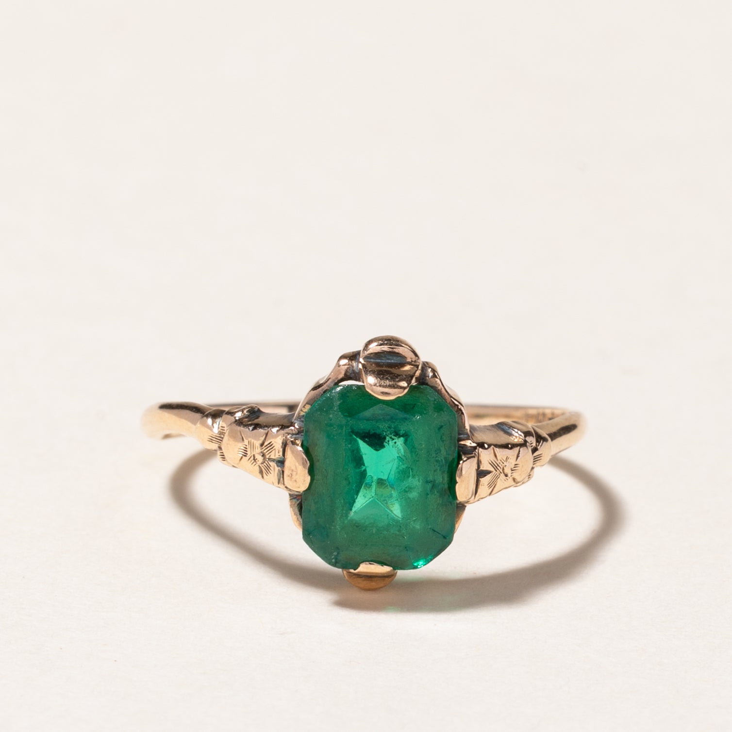 10K Yellow Gold Vintage Green Glass Ring | SZ 7.25