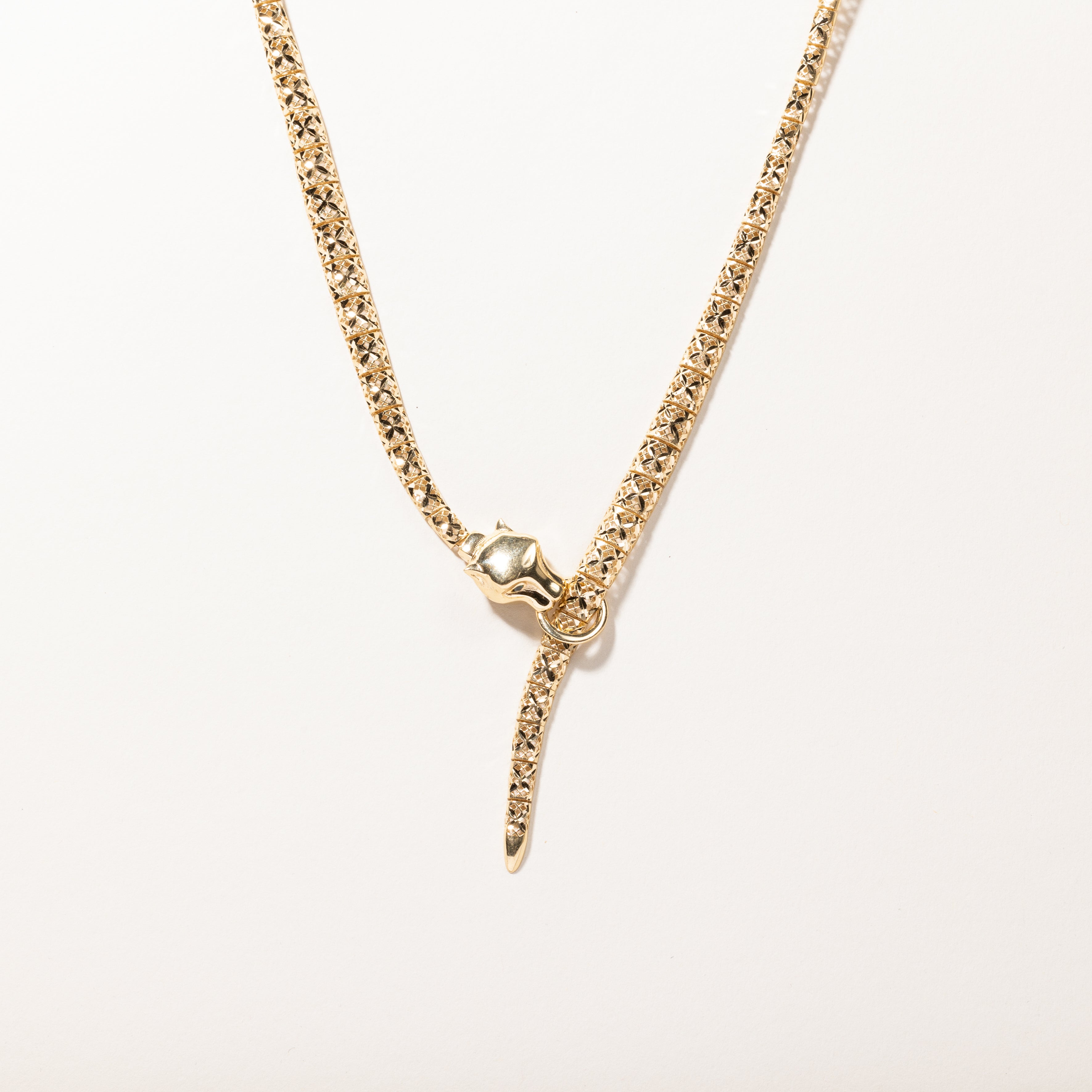 Collier tête de panthère en or jaune 18 carats et pierre verte | 45,7 cm