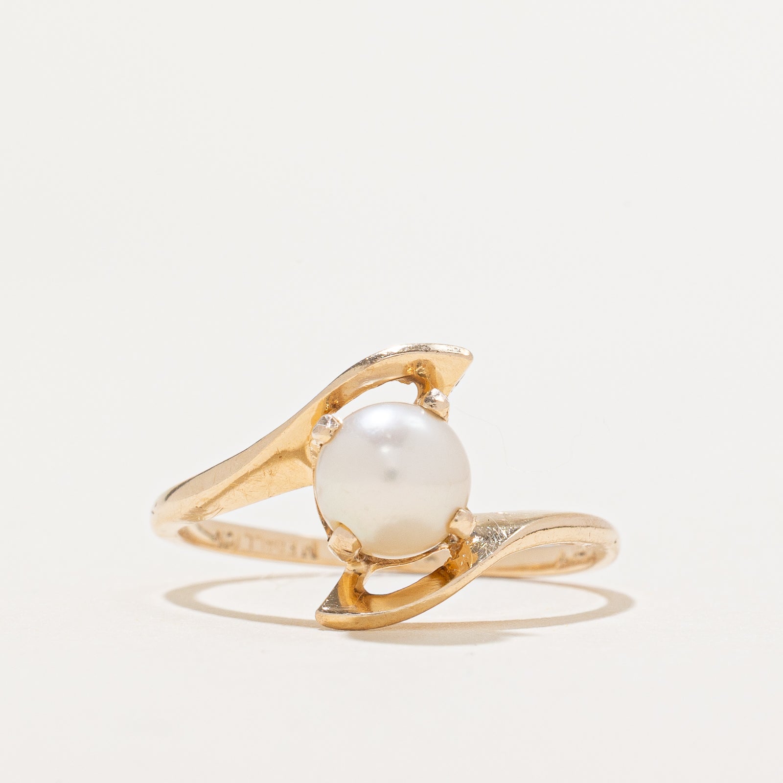 Pearl Bypass Ring | 5.70mm | SZ 6