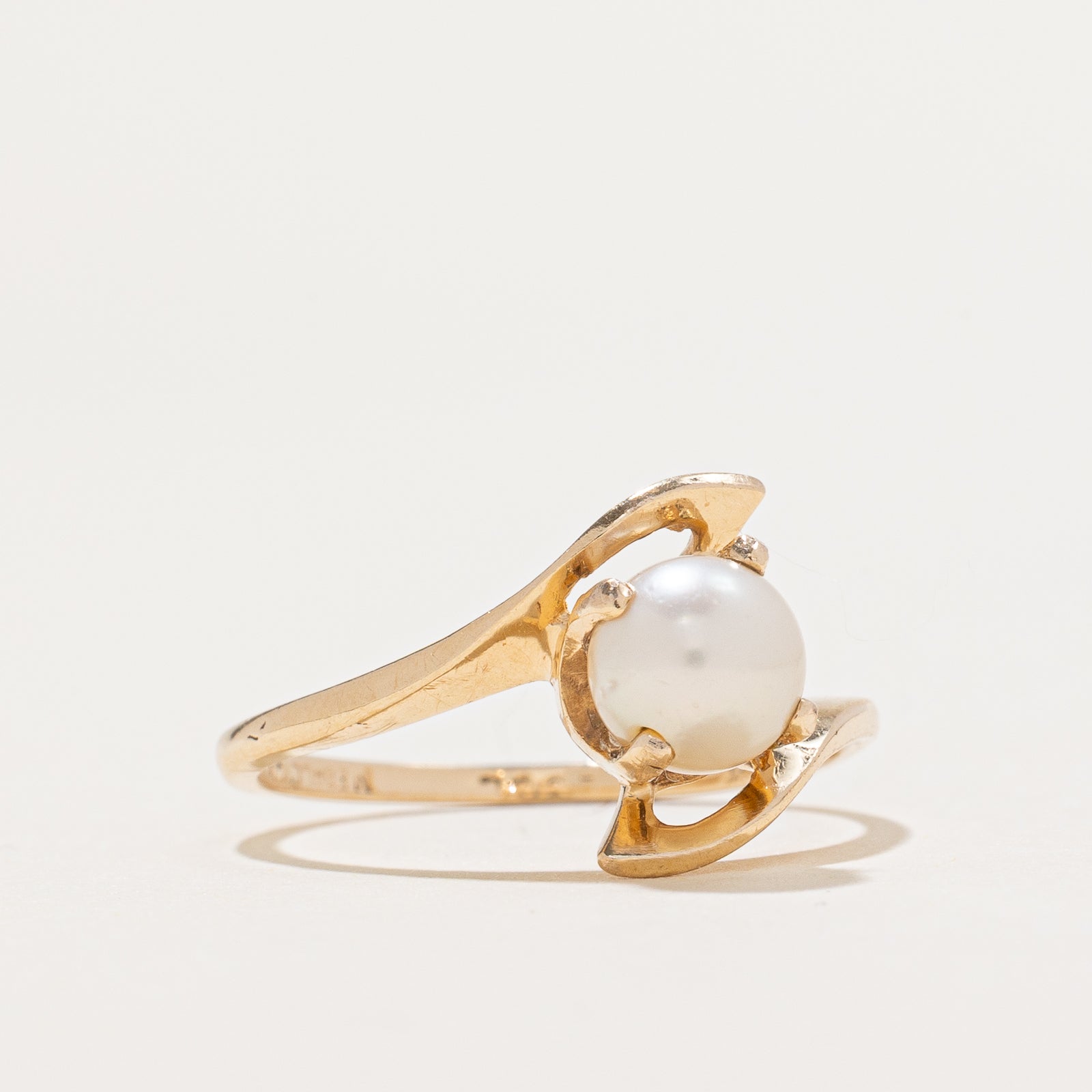 Pearl Bypass Ring | 5.70mm | SZ 6