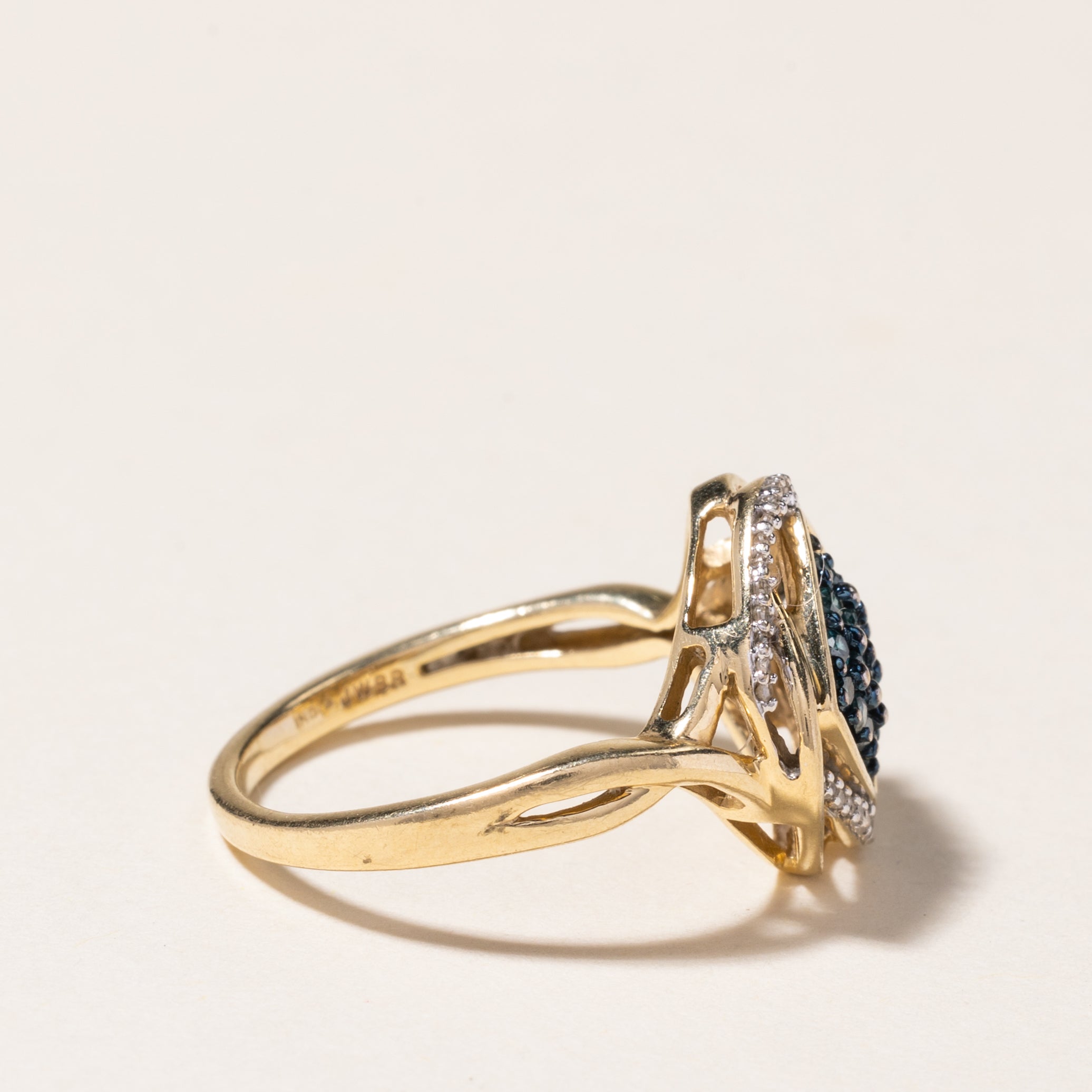 Bague en diamant bleu rehaussé | 0,32 ct, 0,19 ct | Taille 6,75