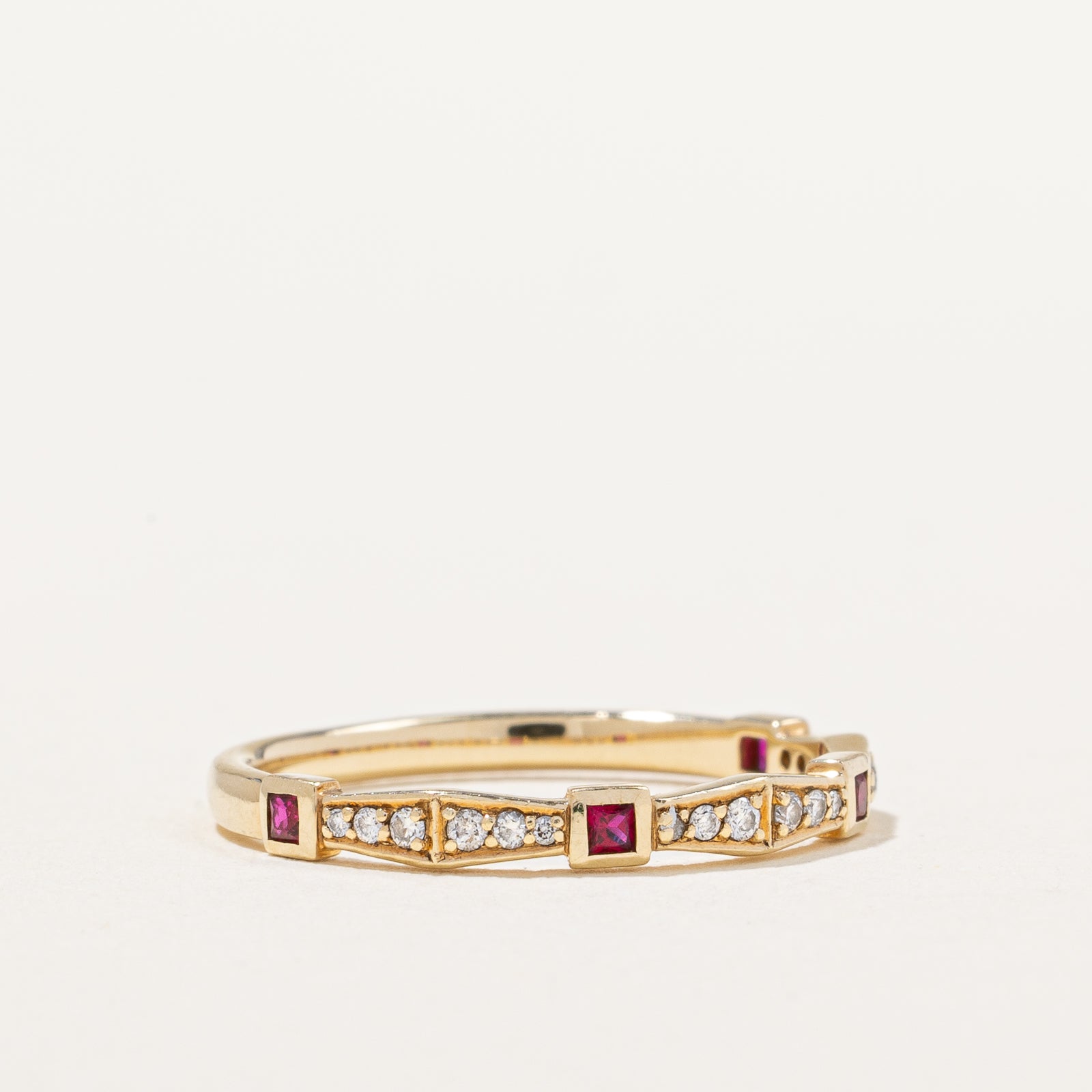 Diamond & Ruby Ring | 0.10ctw, 0.12ctw | SZ 6.5 |