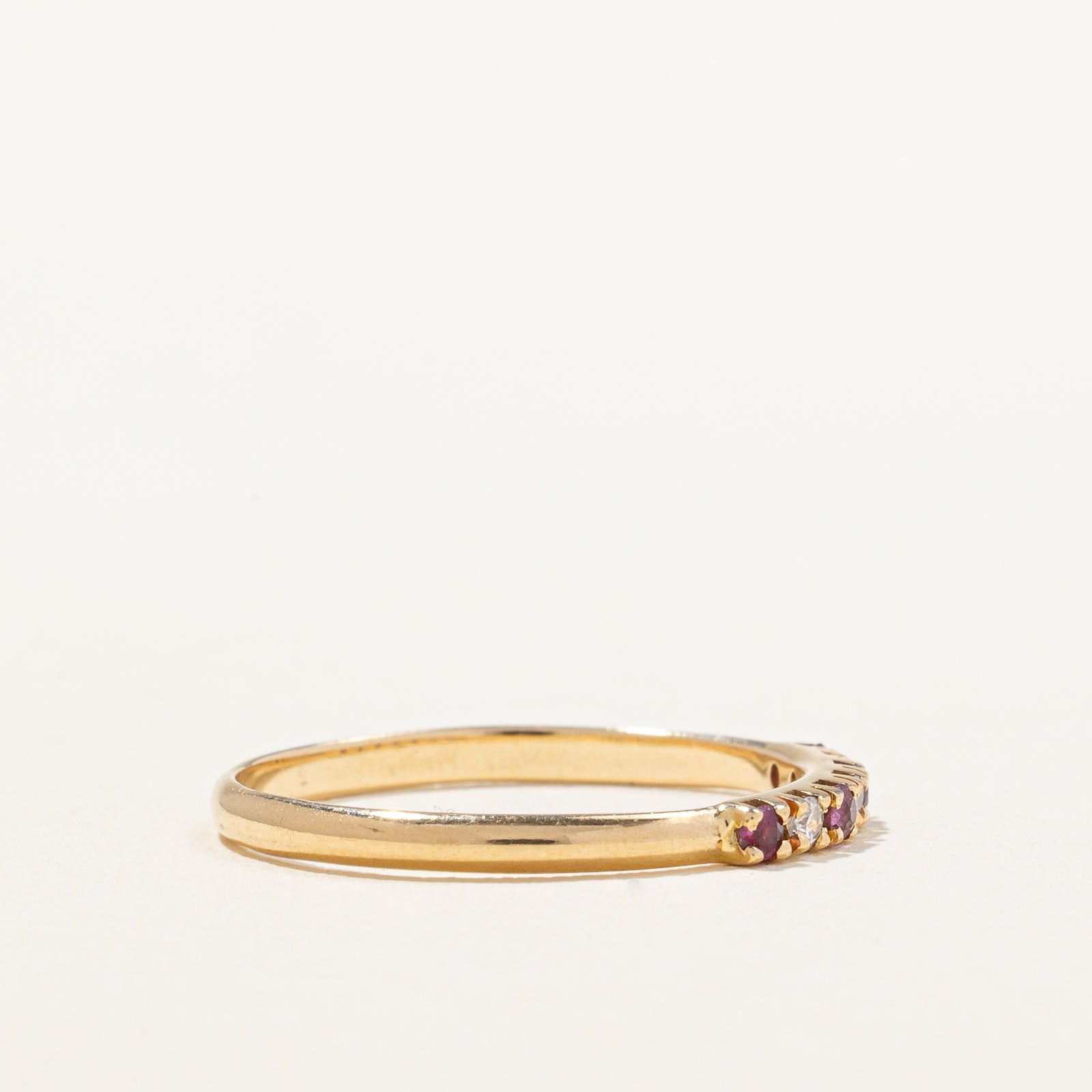 Bague rubis et diamants | 0,12 ct, 0,06 ct | Taille 6,25 |
