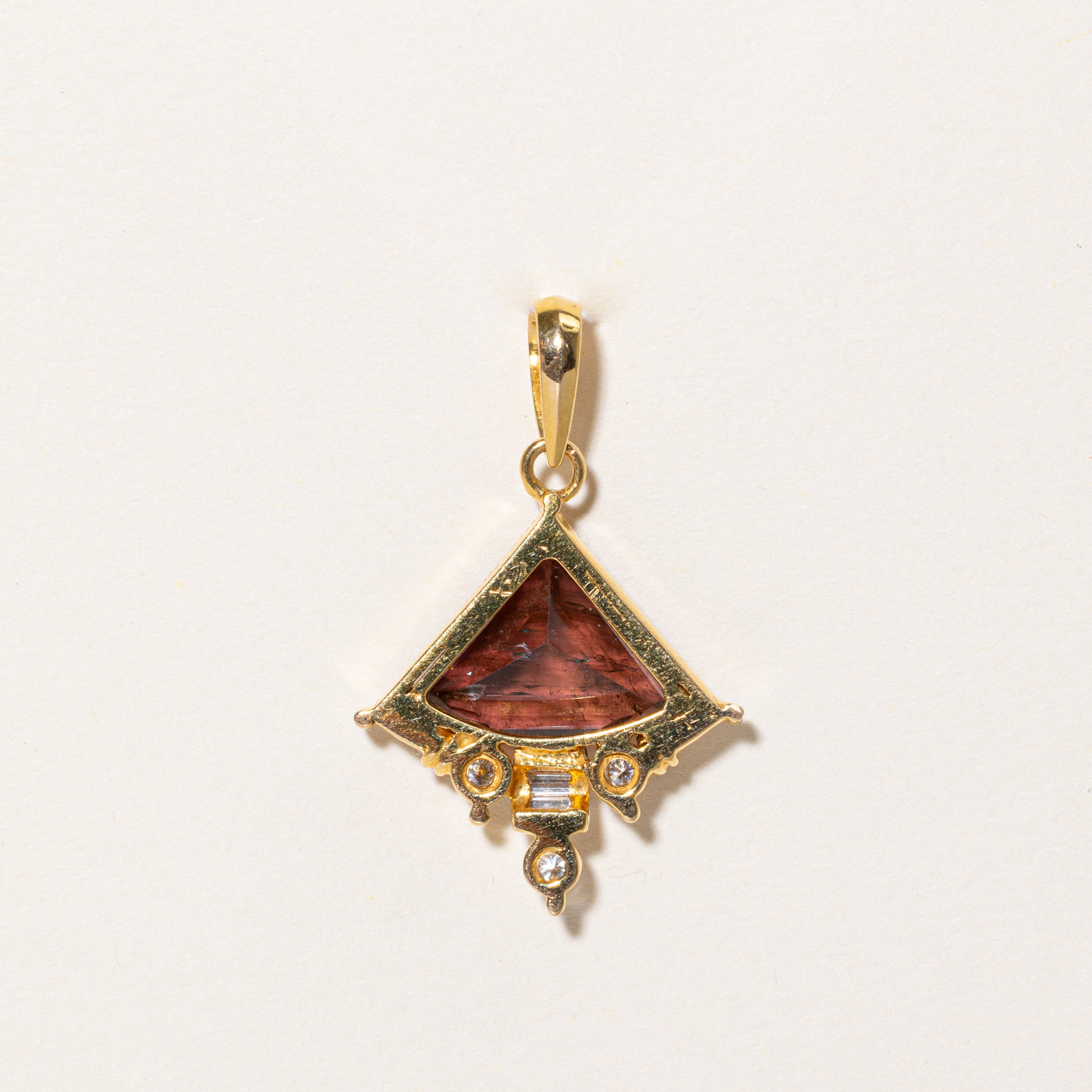 Pendentif tourmaline et diamants | 4,10 ct, 0,14 ct au total |