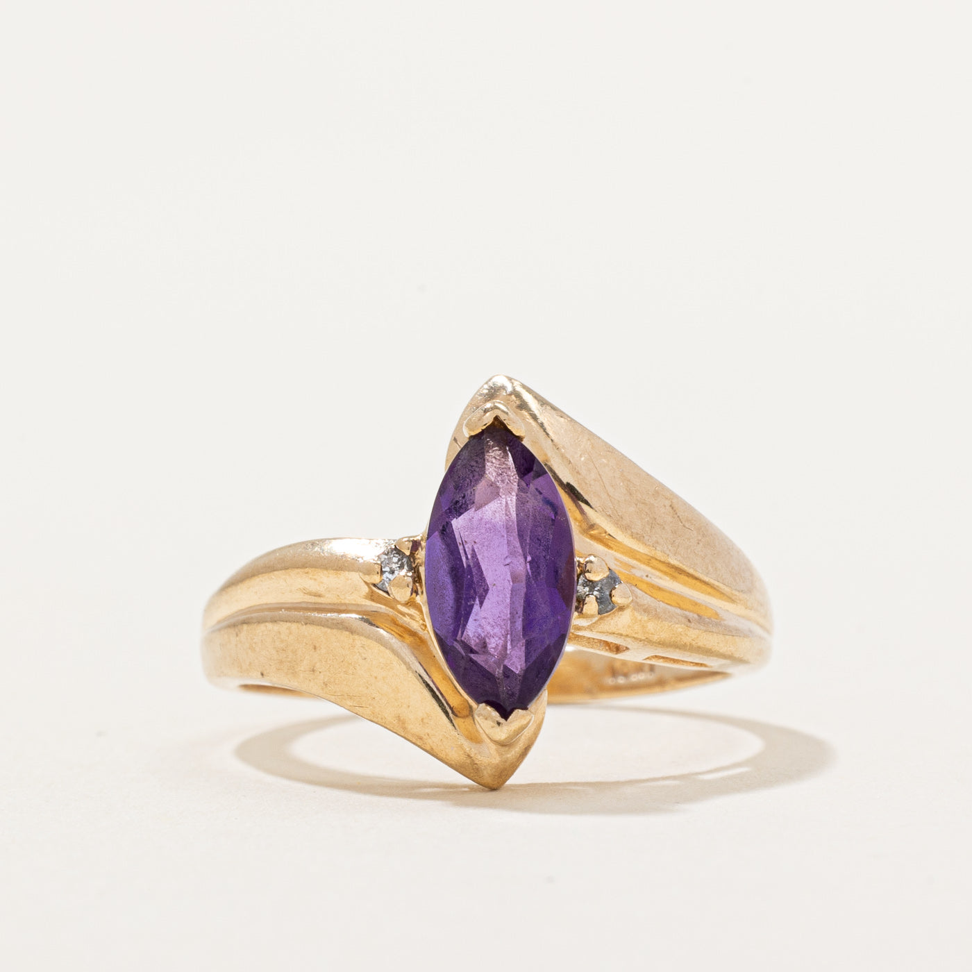 Amethyst & Diamond Ring | 0.67ct, 0.02ctw | SZ 6 |