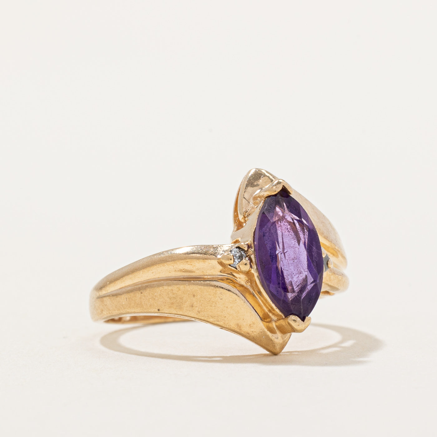Amethyst & Diamond Ring | 0.67ct, 0.02ctw | SZ 6 |