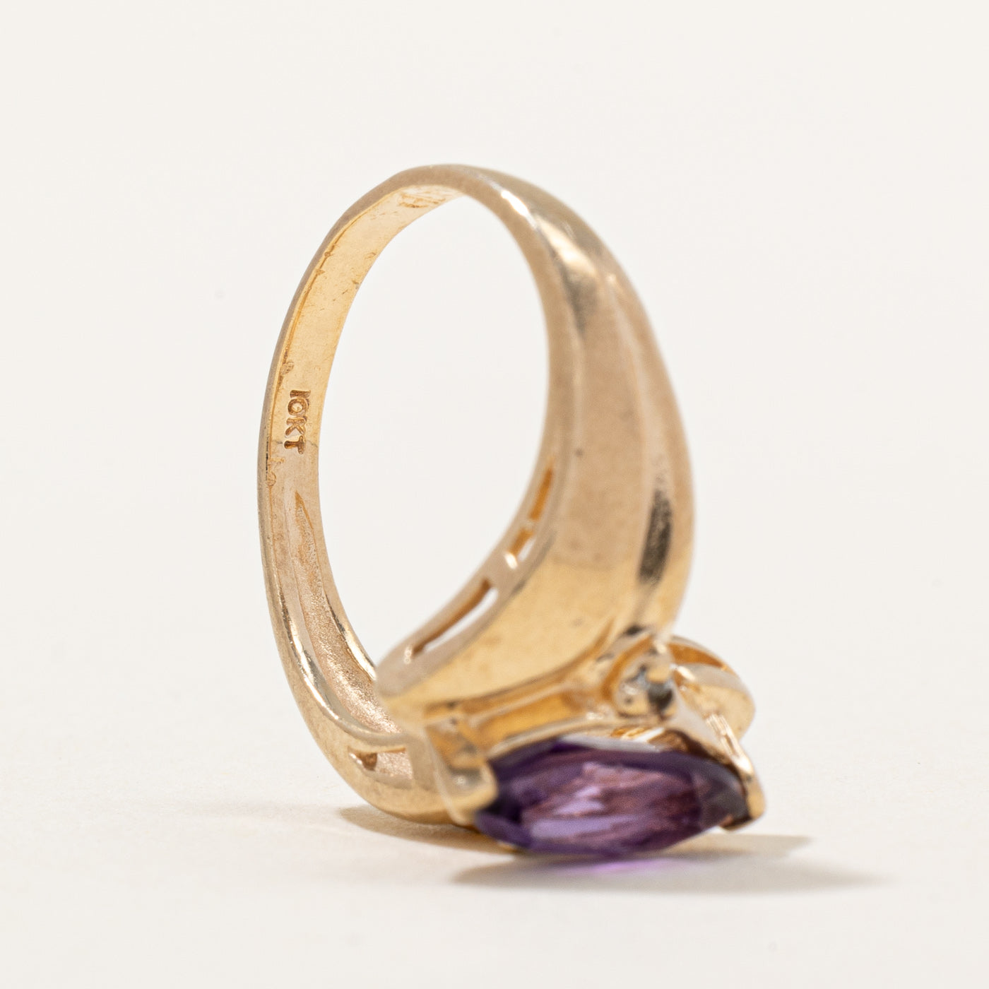 Amethyst & Diamond Ring | 0.67ct, 0.02ctw | SZ 6 |