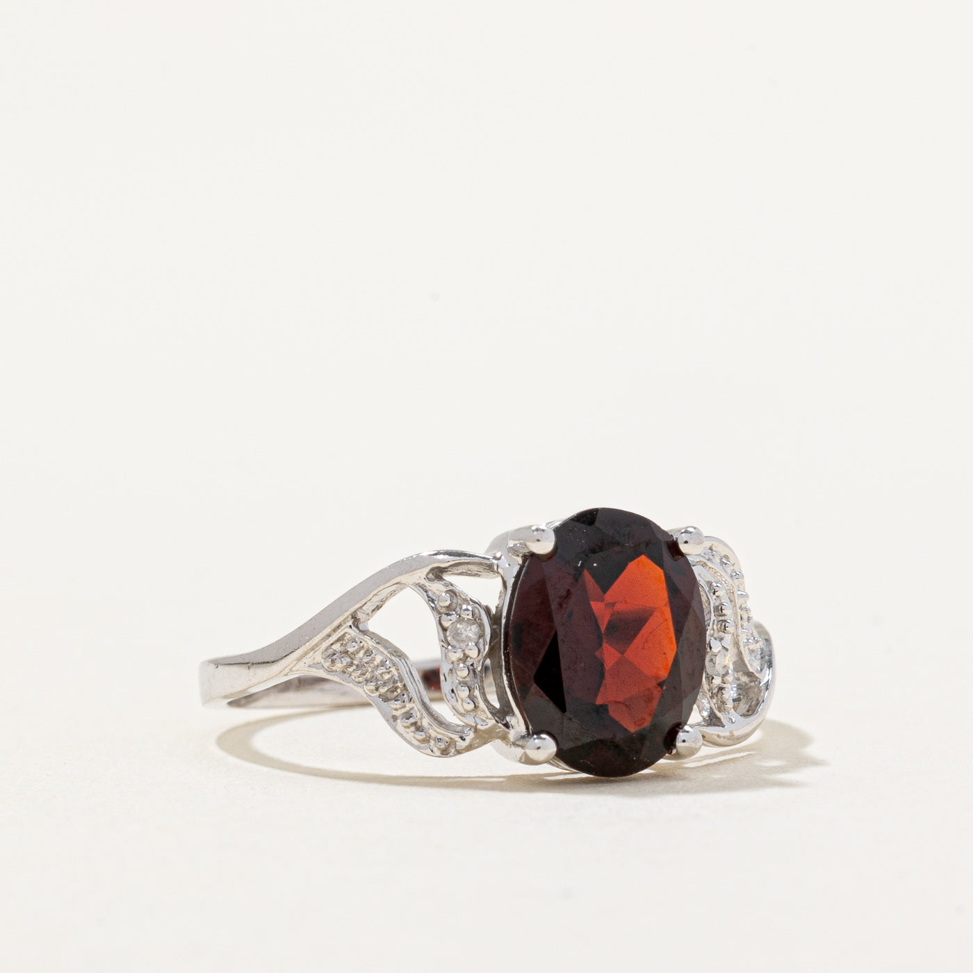 Garnet & Diamond Cocktail Ring | 2.00ct, 0.01ctw | SZ 7 |