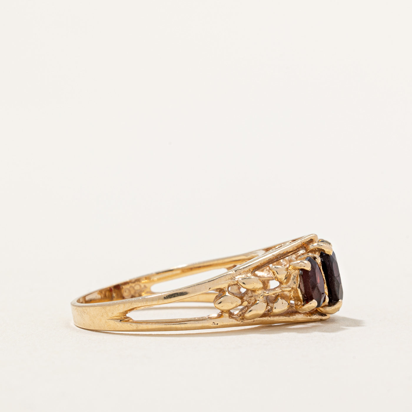 Garnet Cocktail Ring | 1.42ctw | SZ 7.5 |