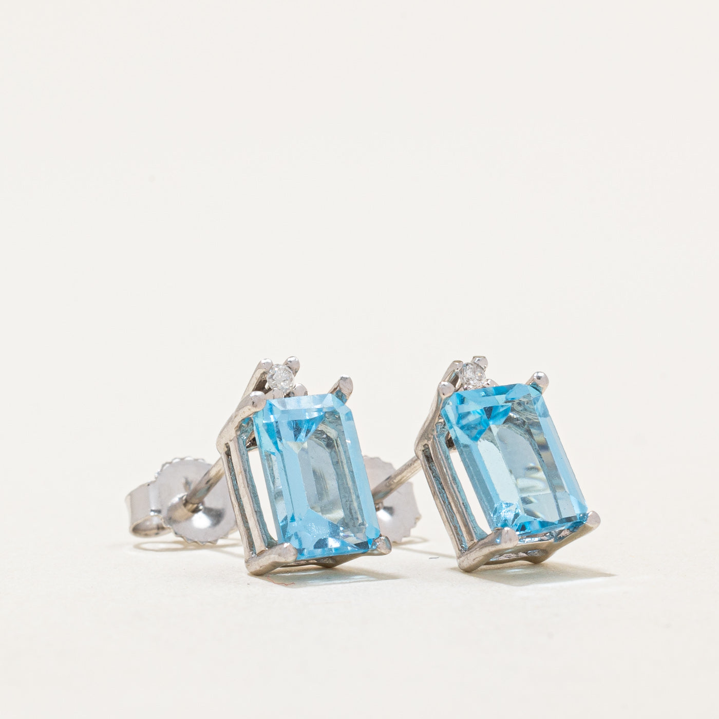Boucles d'oreilles en topaze bleue et diamants | 2,00 ct, 0,02 ct |