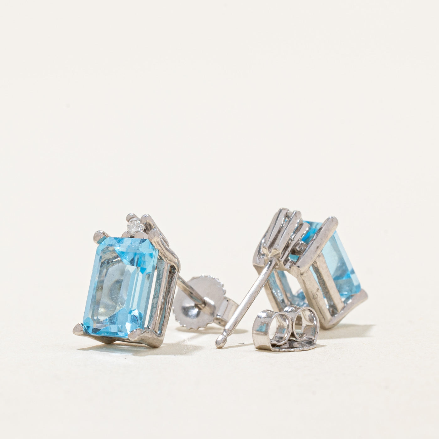 Boucles d'oreilles en topaze bleue et diamants | 2,00 ct, 0,02 ct |