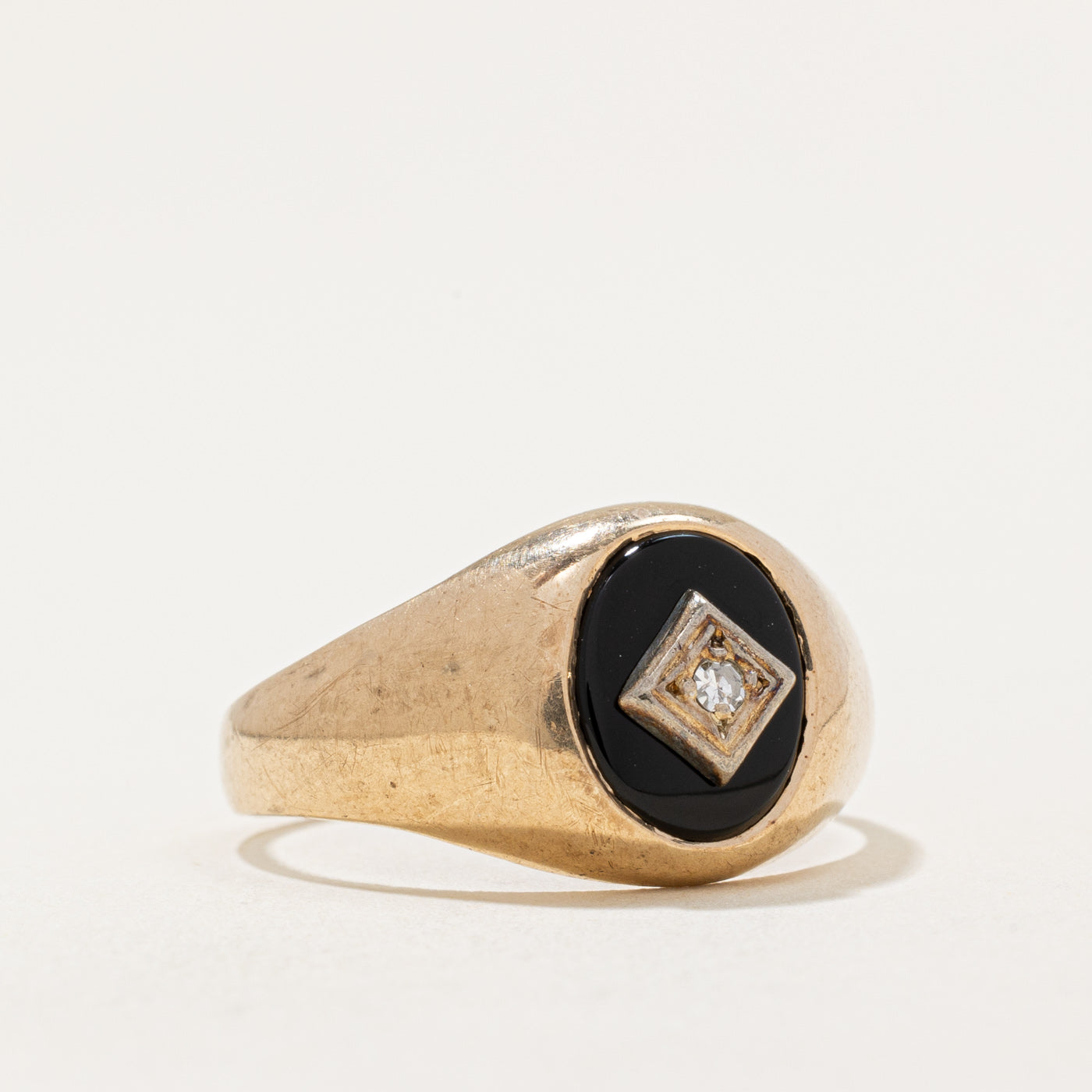 Bague en onyx et diamants | 2,00 ct, 0,02 ct | Taille 8,25 |