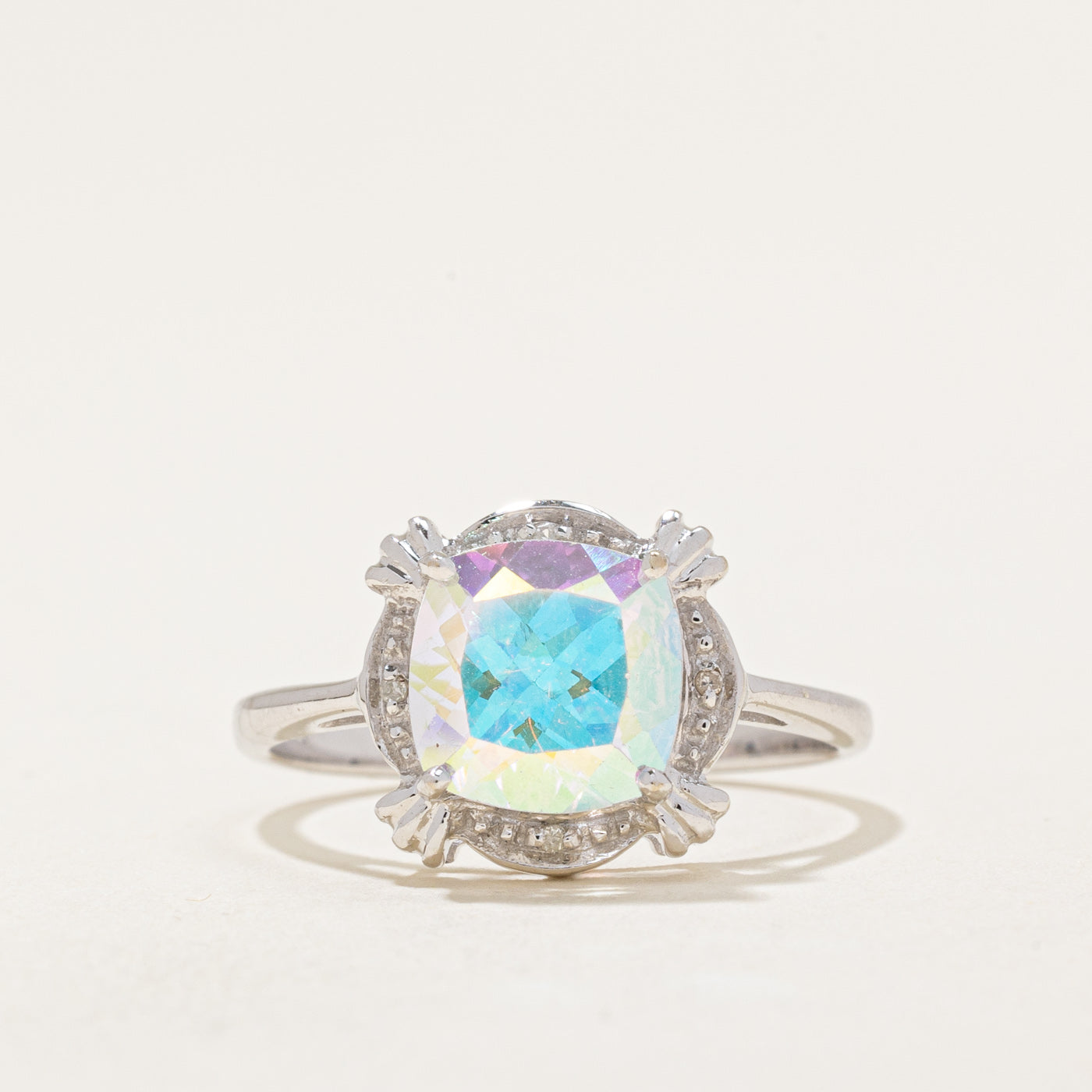 Bague cocktail en topaze mystique et diamants | 3,00 ct, 0,02 ct au total | Taille 7 |