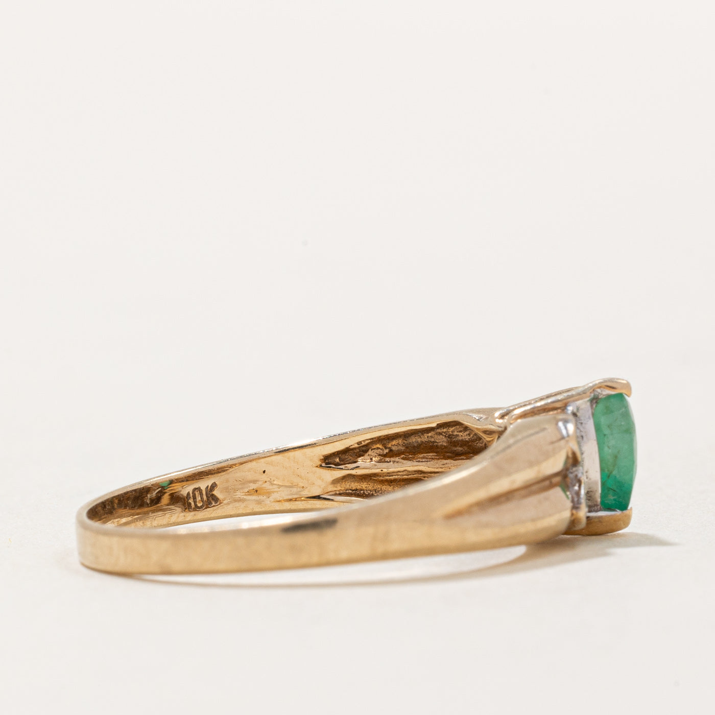 Pear Cut Emerald & Diamond Ring | 0.30ct, 0.02ctw | SZ 8.25 |