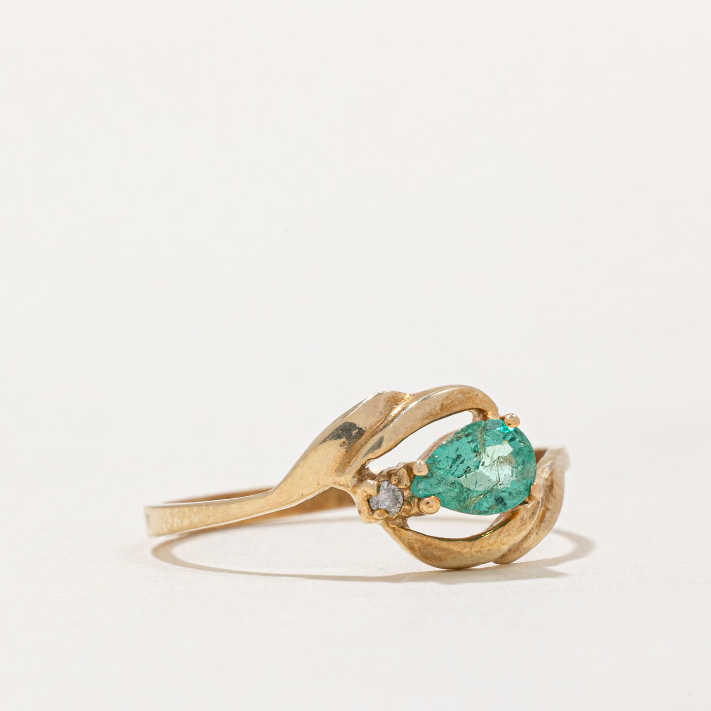 Emerald & Diamond Abstract Ring | 0.33ct, 0.01ct | SZ 7.25 |
