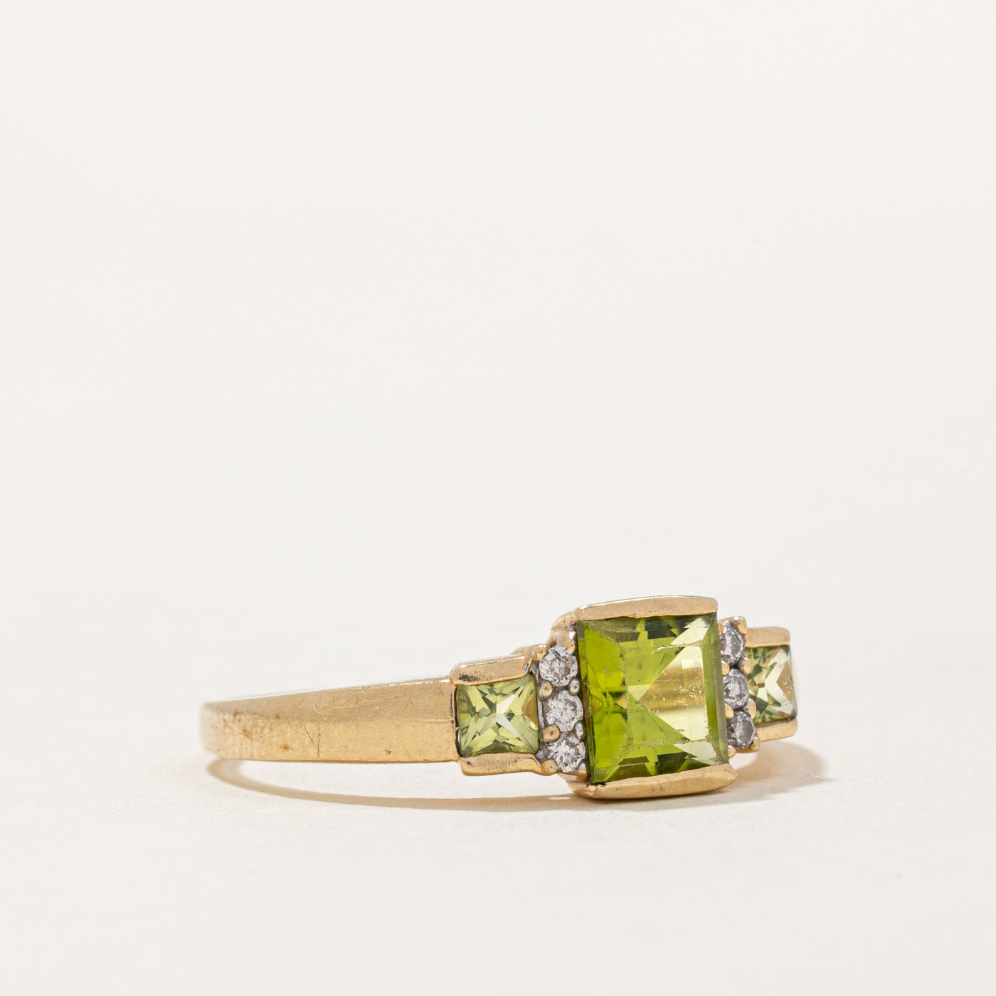 Peridot & Diamond Ring | 1.40ctw, 0.06ctw | SZ 10 |
