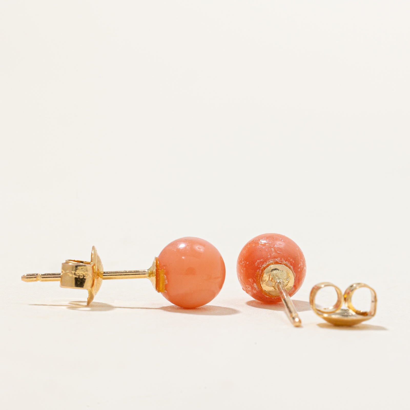 Bead Coral Stud Earrings |