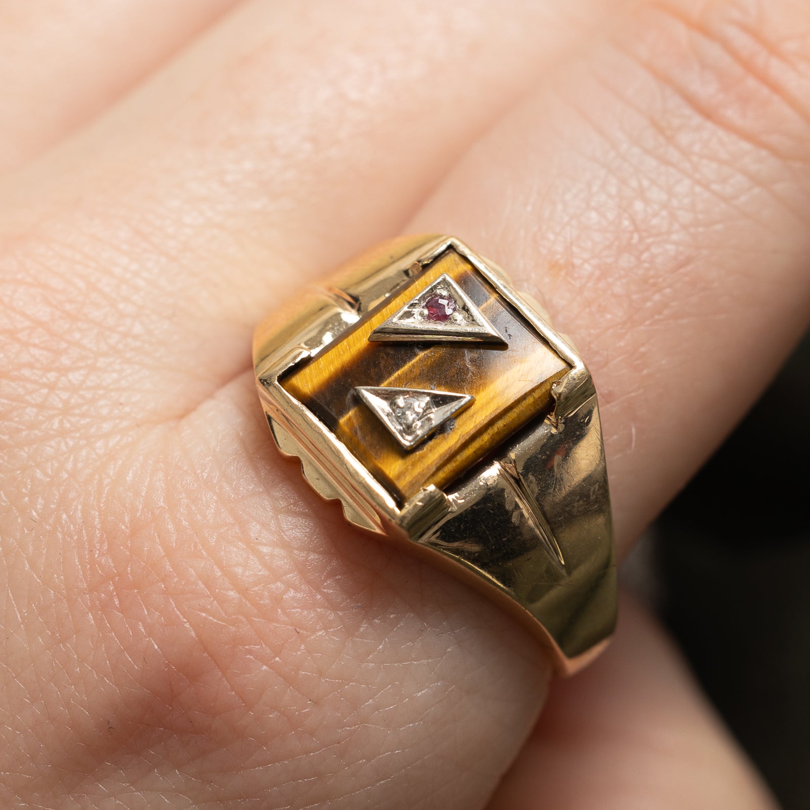 Tiger's Eye Signet Ring | 2.00ct, 0.01ct, 0.01ct | SZ 12.5 |