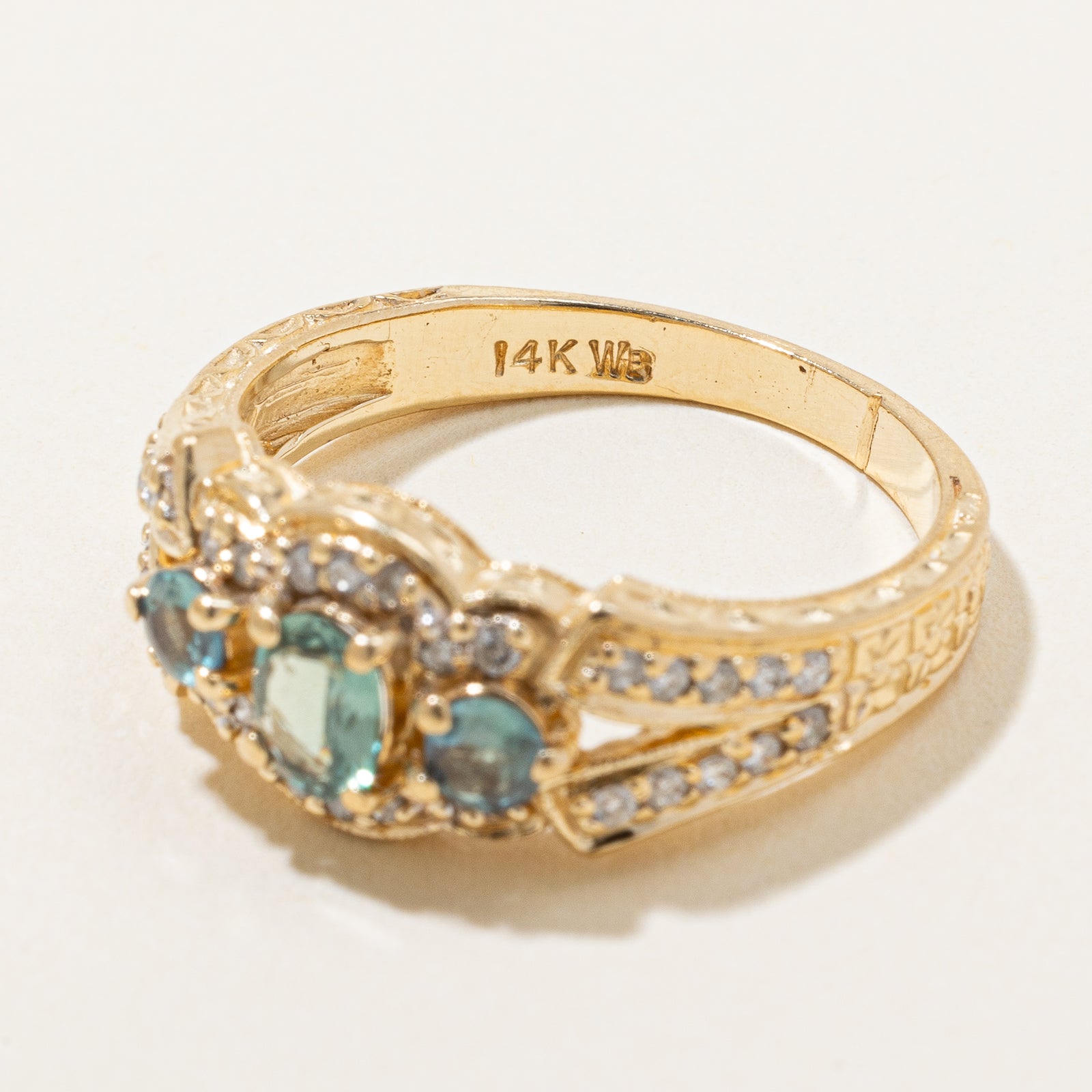 Bague conique en chrysobéryl et diamants | 0,50 ct, 0,27 ct | Taille 8 |
