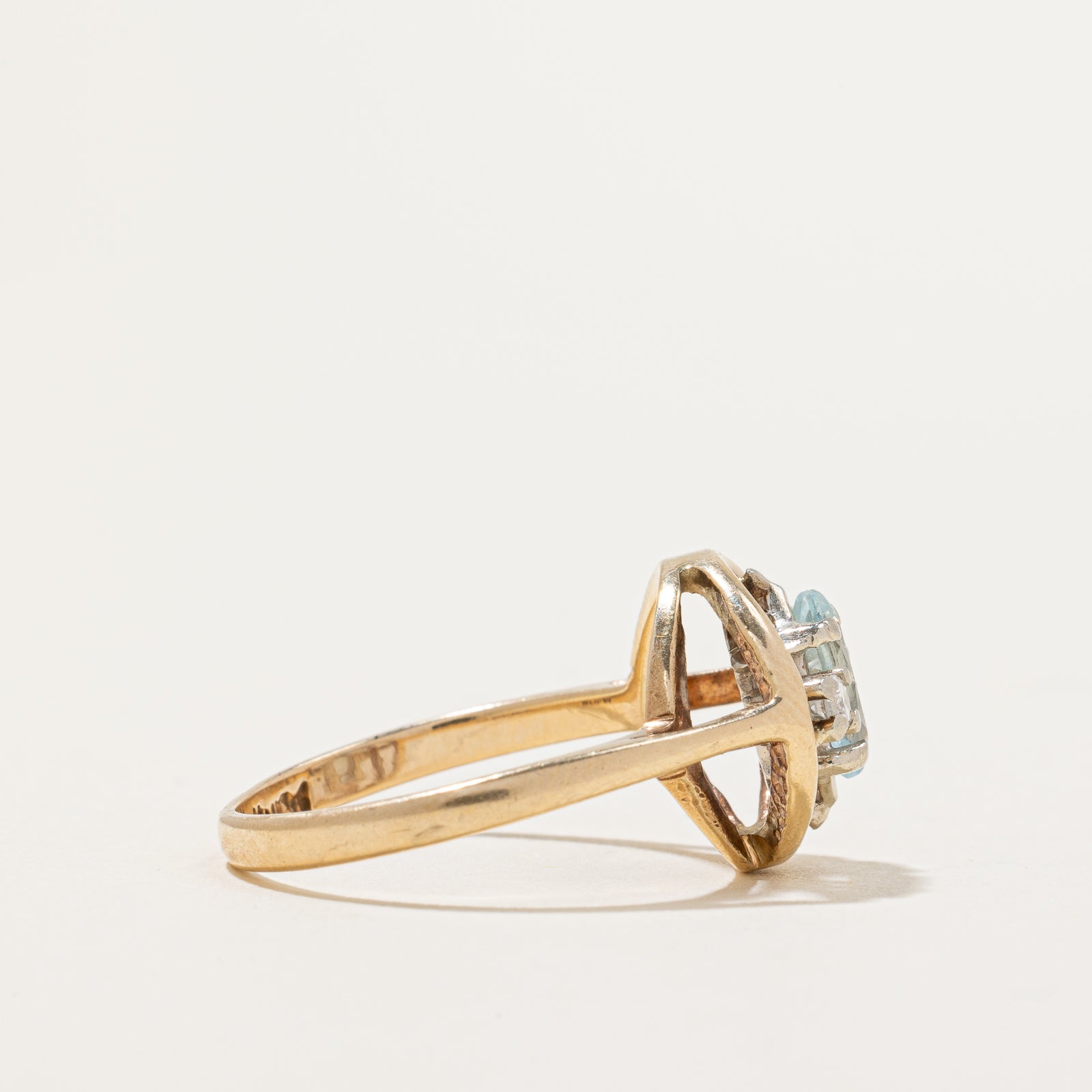 Aquamarine & Diamond Ring | 0.40ct, 0.06ctw | SZ 5.75 |