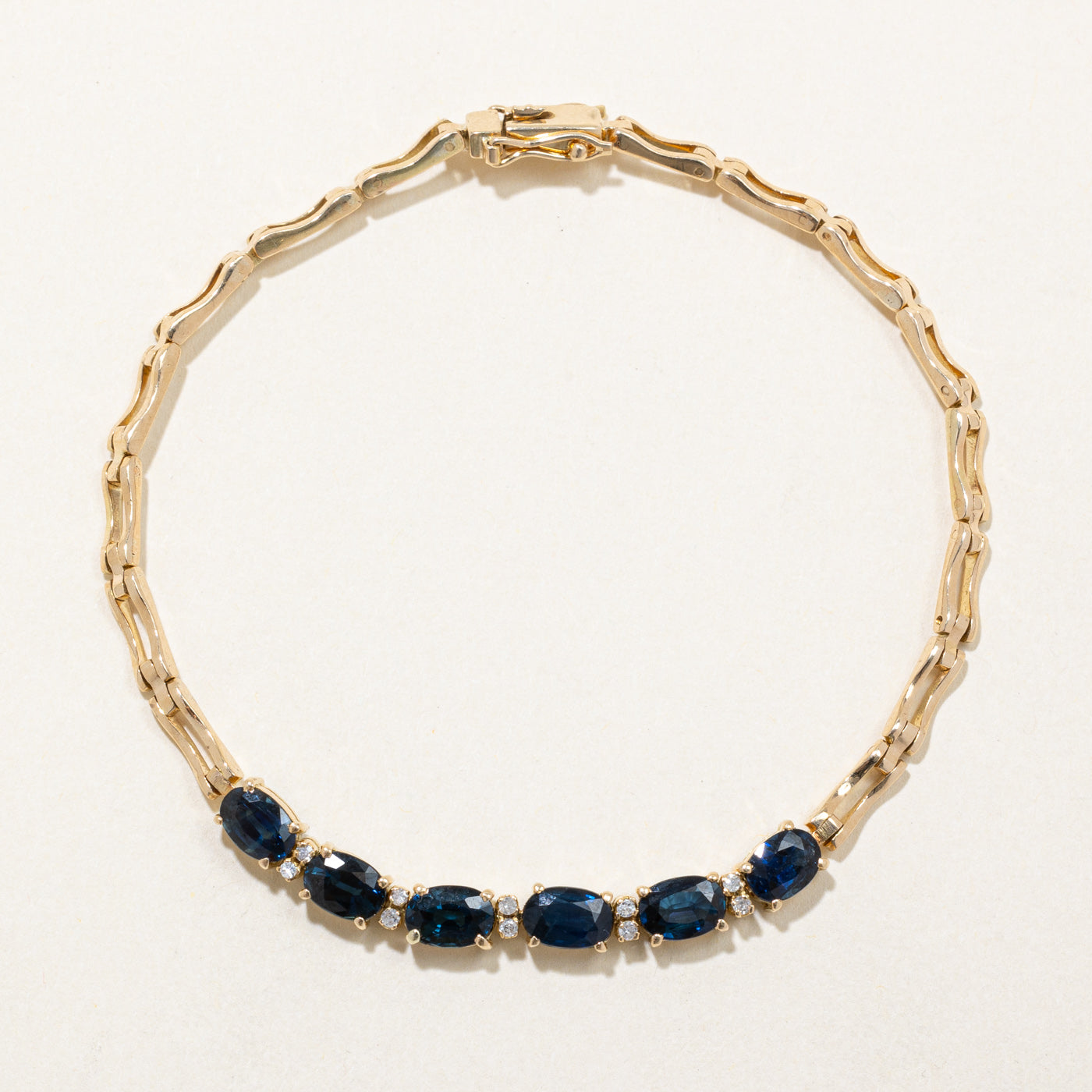 Bracelet saphir et diamants | 0,30 ct, 0,05 ct | 17,8 cm |