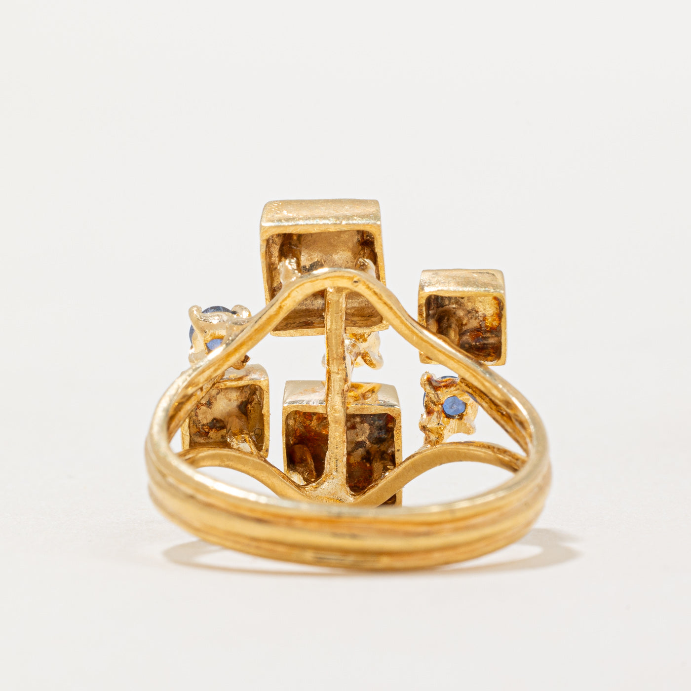 Sapphire & Cube Cocktail Ring | 0.10ctw | SZ 7 |