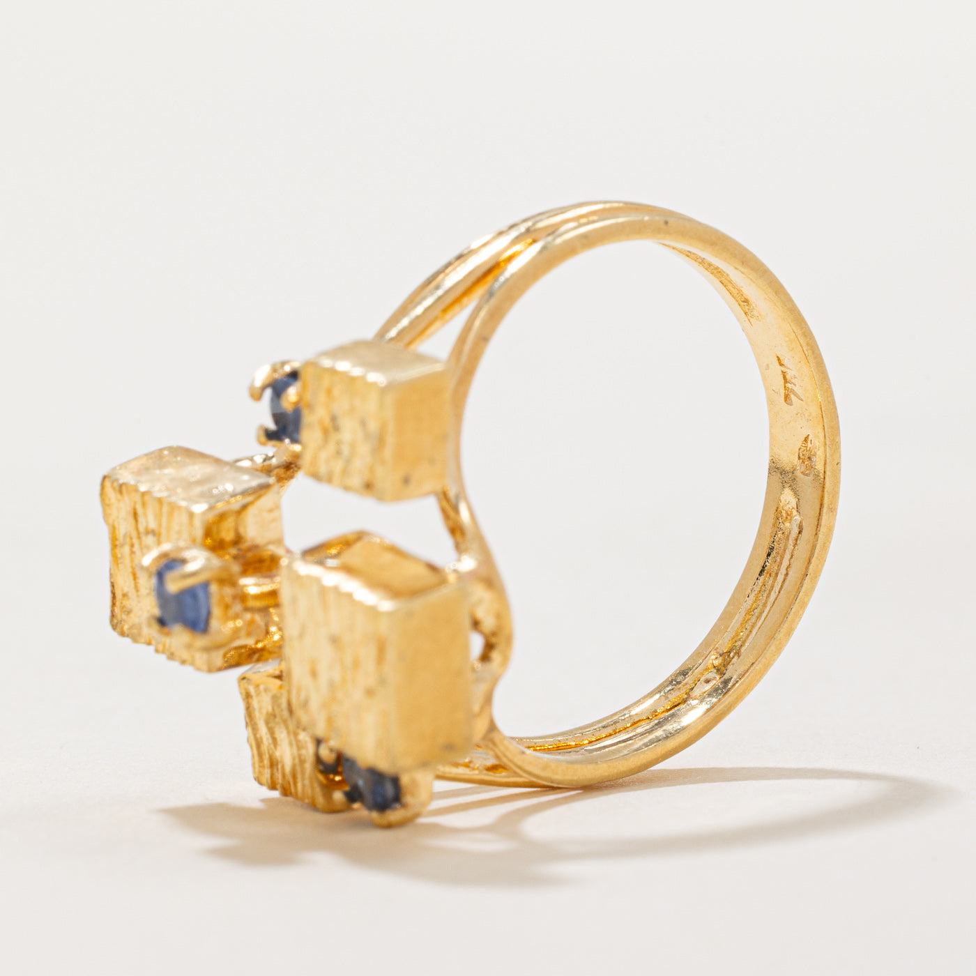 Sapphire & Cube Cocktail Ring | 0.10ctw | SZ 7 |