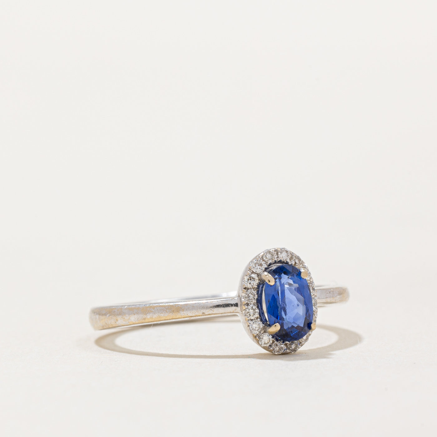 Bague halo saphir bleuet et diamants | 0,50 ct, 0,09 ct au total | Taille 7 |