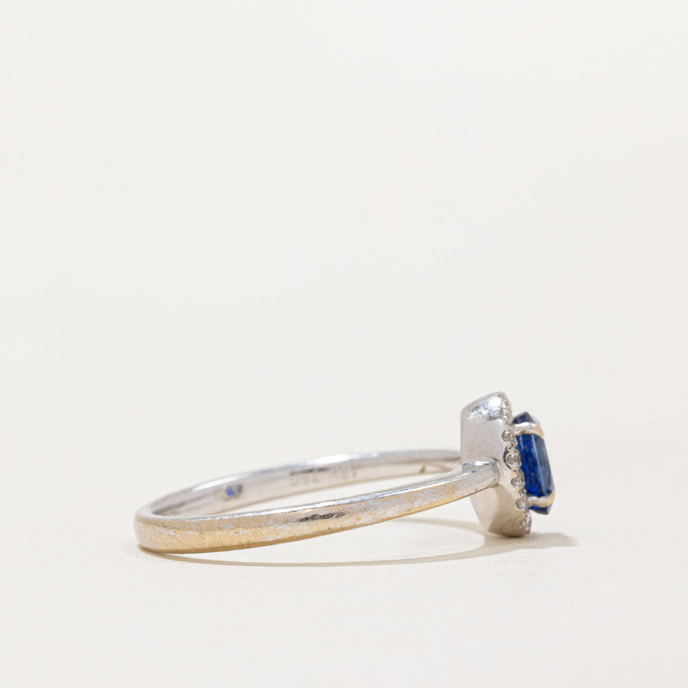 Bague halo saphir bleuet et diamants | 0,50 ct, 0,09 ct au total | Taille 7 |