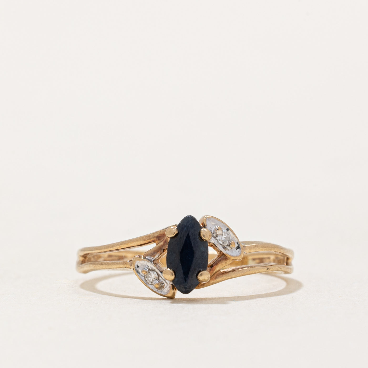 Sapphire & Diamond Ring | 0.22ct, 0.01ctw | SZ 4 |