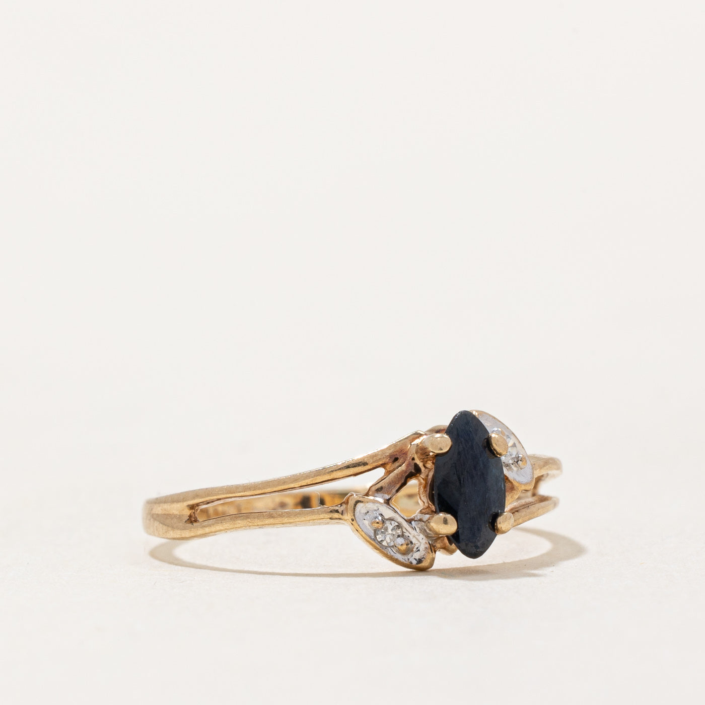 Sapphire & Diamond Ring | 0.22ct, 0.01ctw | SZ 4 |